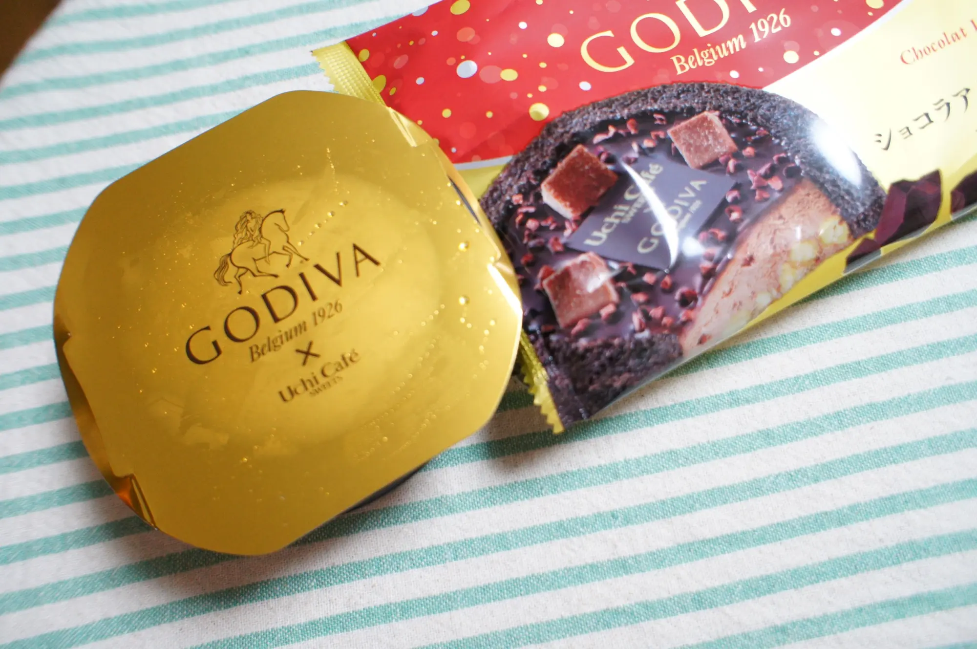 《大人気❤️コラボスイーツ!》【LAWSON × GODIVA】ショコラアイスクリームロールケーキが絶品☻_2