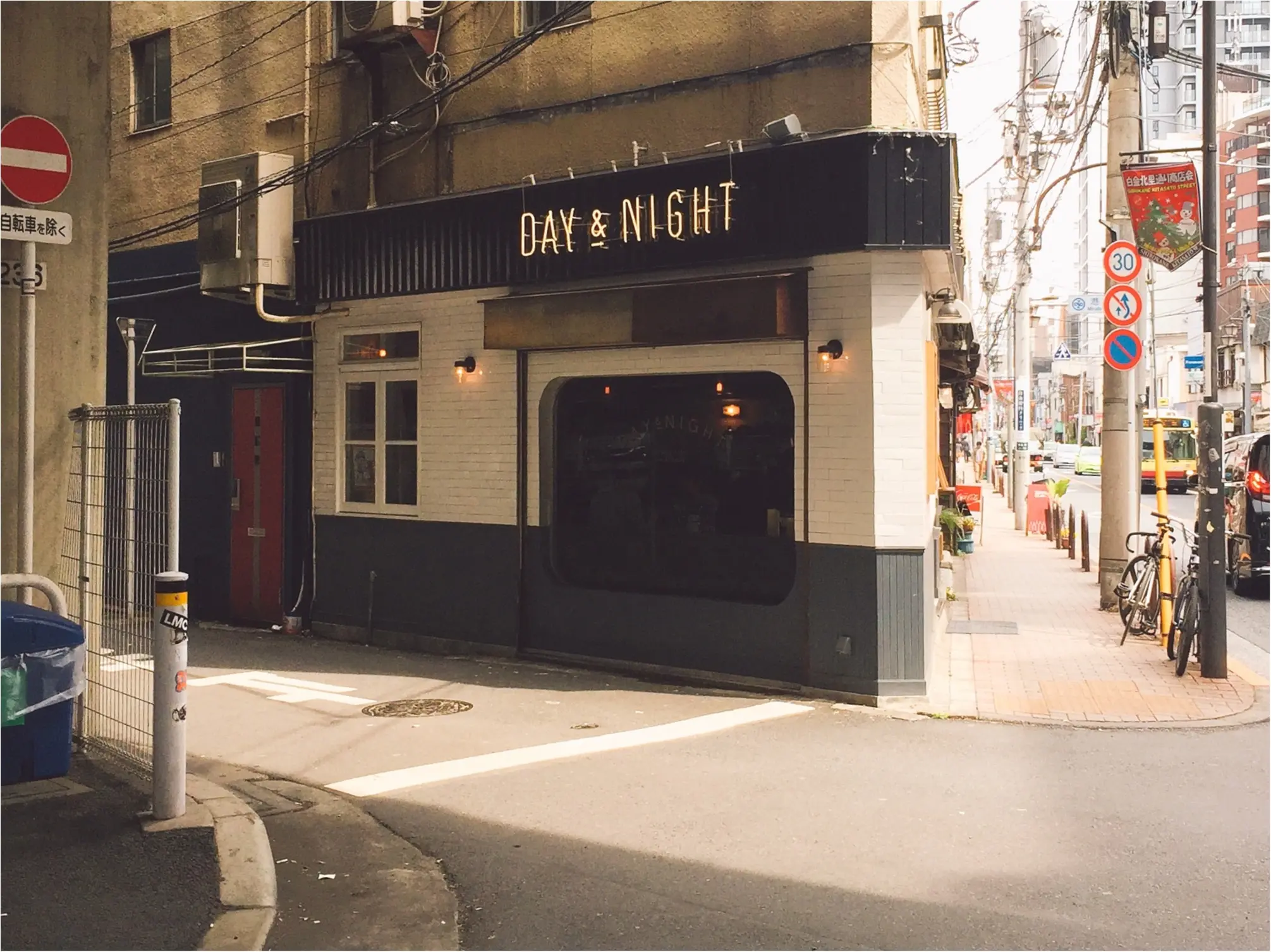 どこを撮ってもおしゃれ?白金のおしゃれカフェ『DAY&NIGHT』でサンドイッチを!!_1