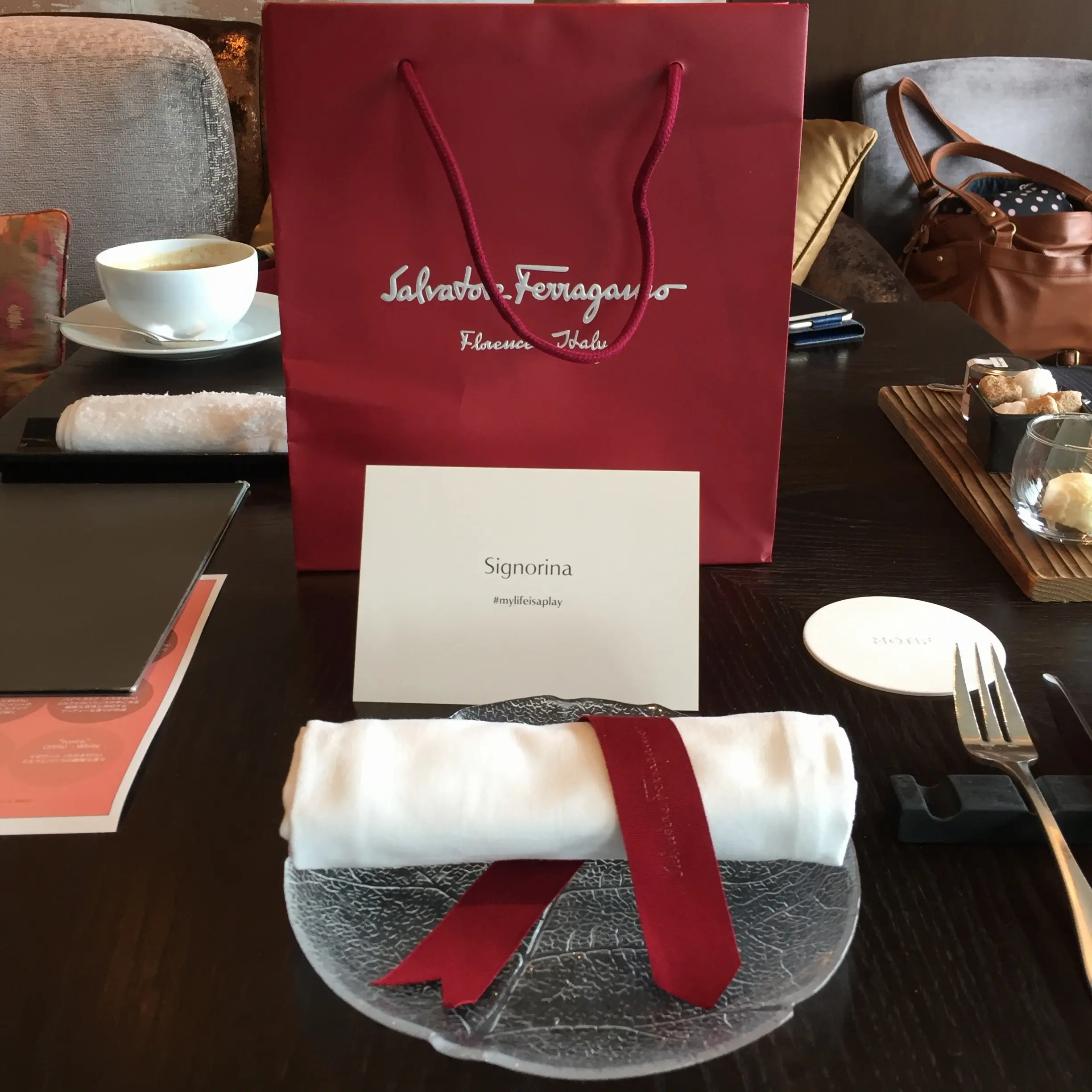 お土産についてくる○○が嬉しすぎる♡【フェラガモ×アフタヌーンティー】で優雅なひととき✨_3