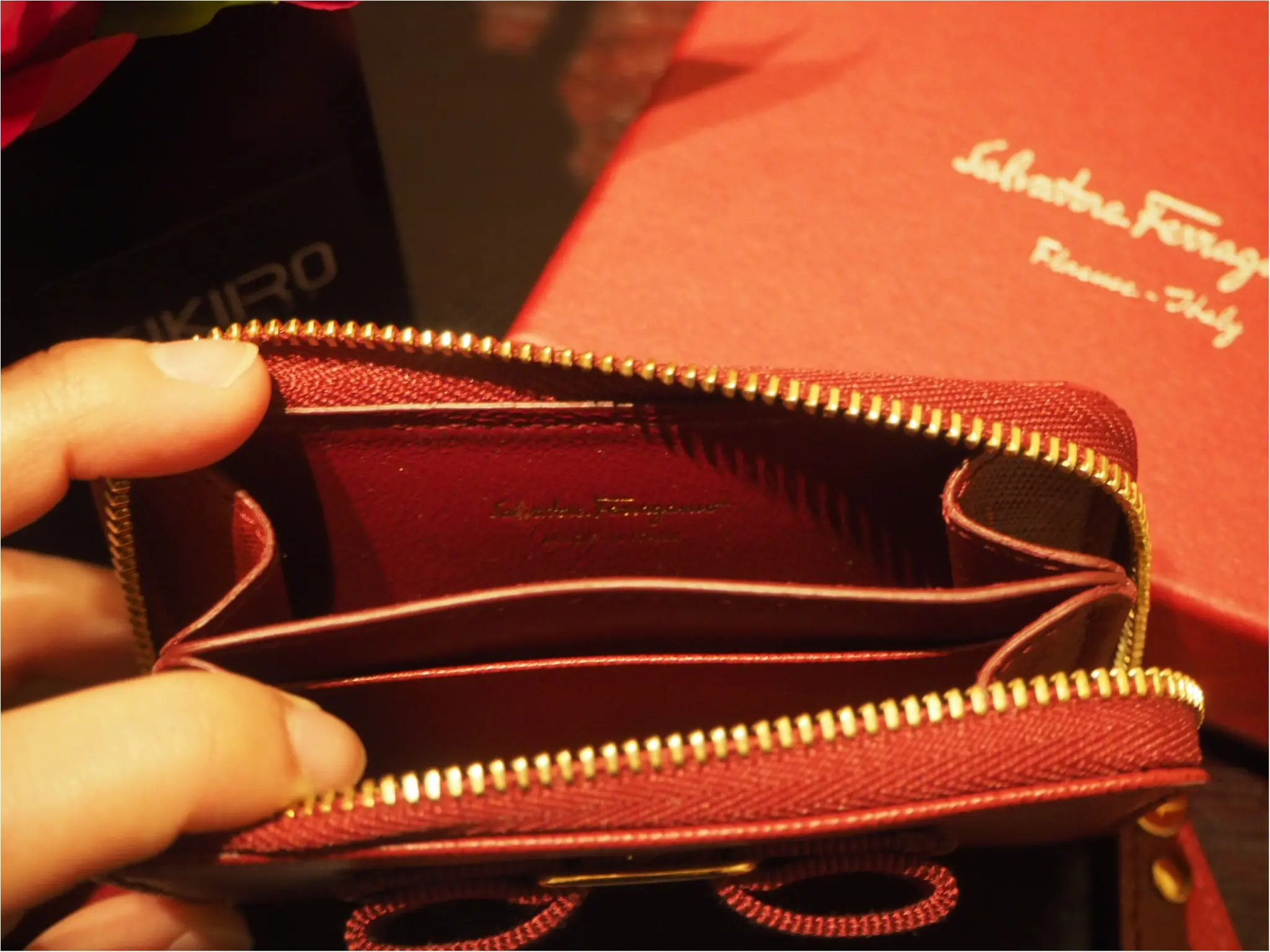 自分へのご褒美は「Salvtore Ferragamo(サルヴァトーレフェラガモ)」のミニ財布をお迎えしました!_4