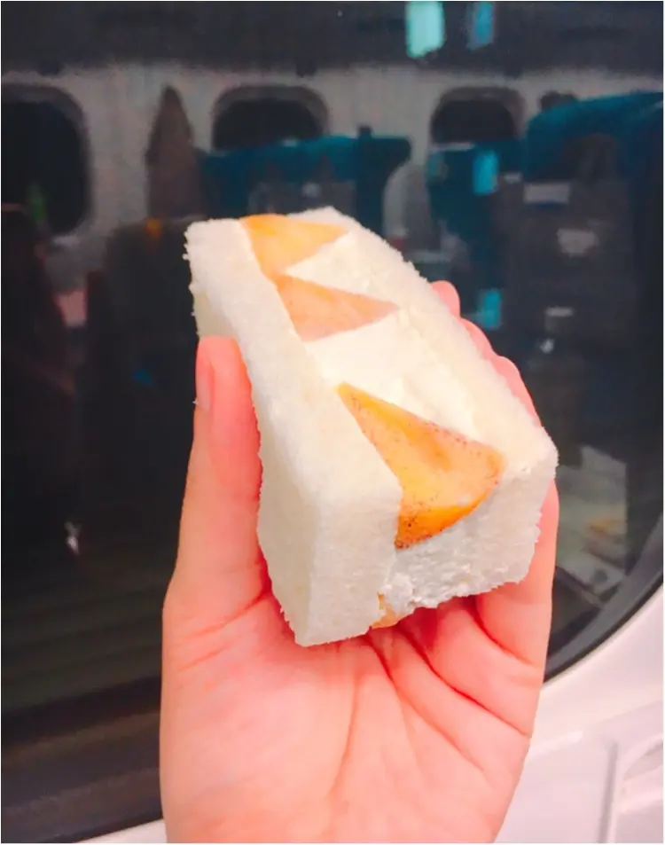 【出張グルメ】ジューシーなフルーツにふわっふわのクリームに癒される♡ 新大阪駅ナカで買える!『山口果物』の絶品フルーツサンド♡_5