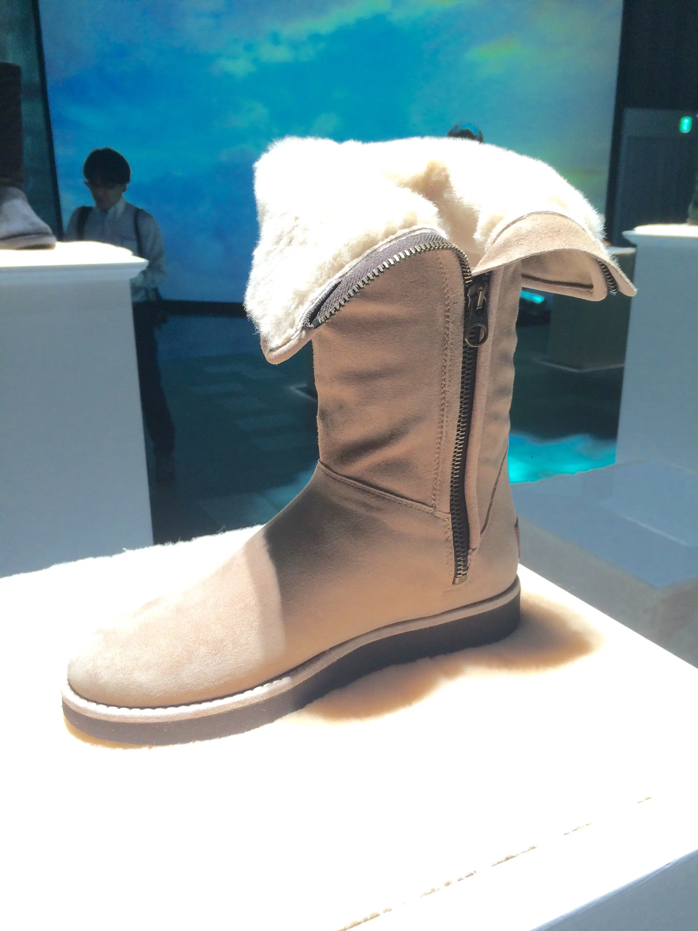 UGG®のシープスキンブーツがスリムになって登場! はき心地はそのままに♡_2