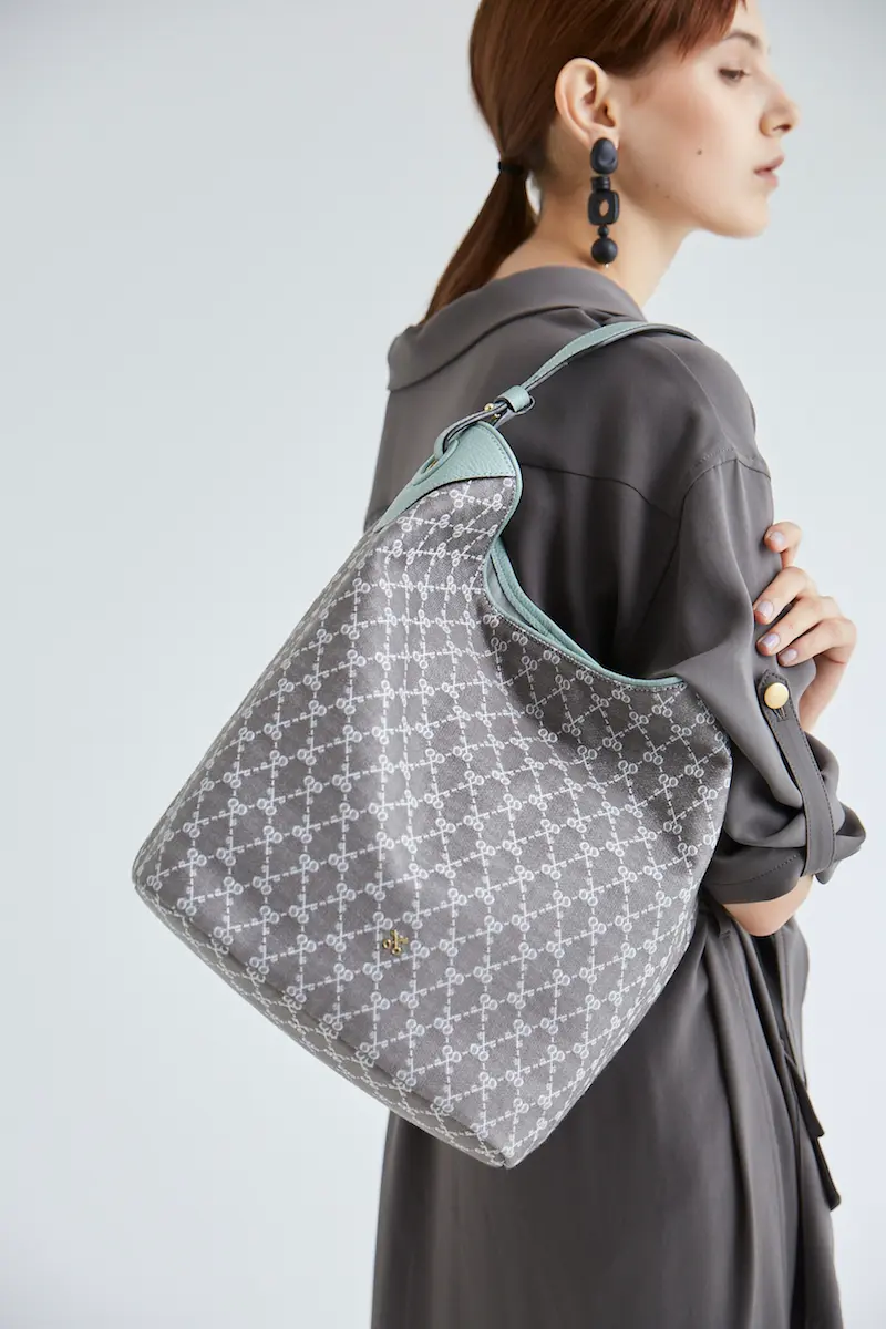 『SAZABY』の定番シリーズがアップデート! 軽やかなバッグで秋をはじめよう。_1