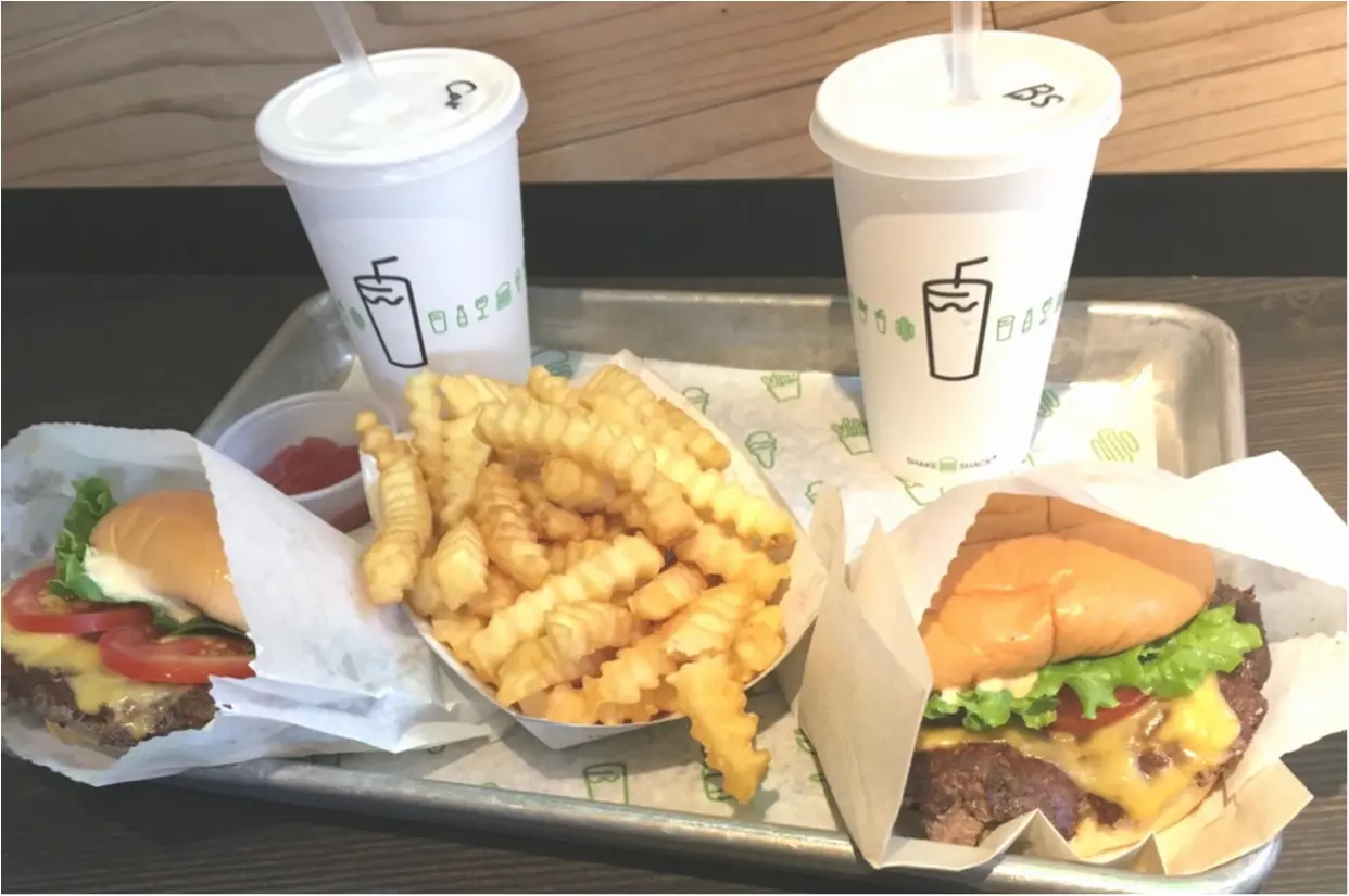 やっぱりおいしい…!念願のシェイクシャック、並ばずに食べれました♡_4