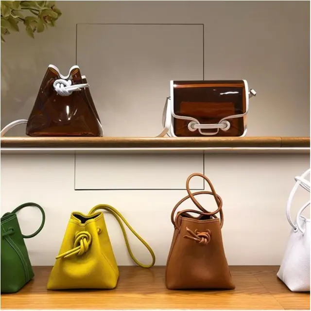 大人っぽいトーンのPVC素材がかわいい! 人気上昇中のブランド『VASIC』にみる春夏トレンド【#副編Yの展示会レポート 】_1