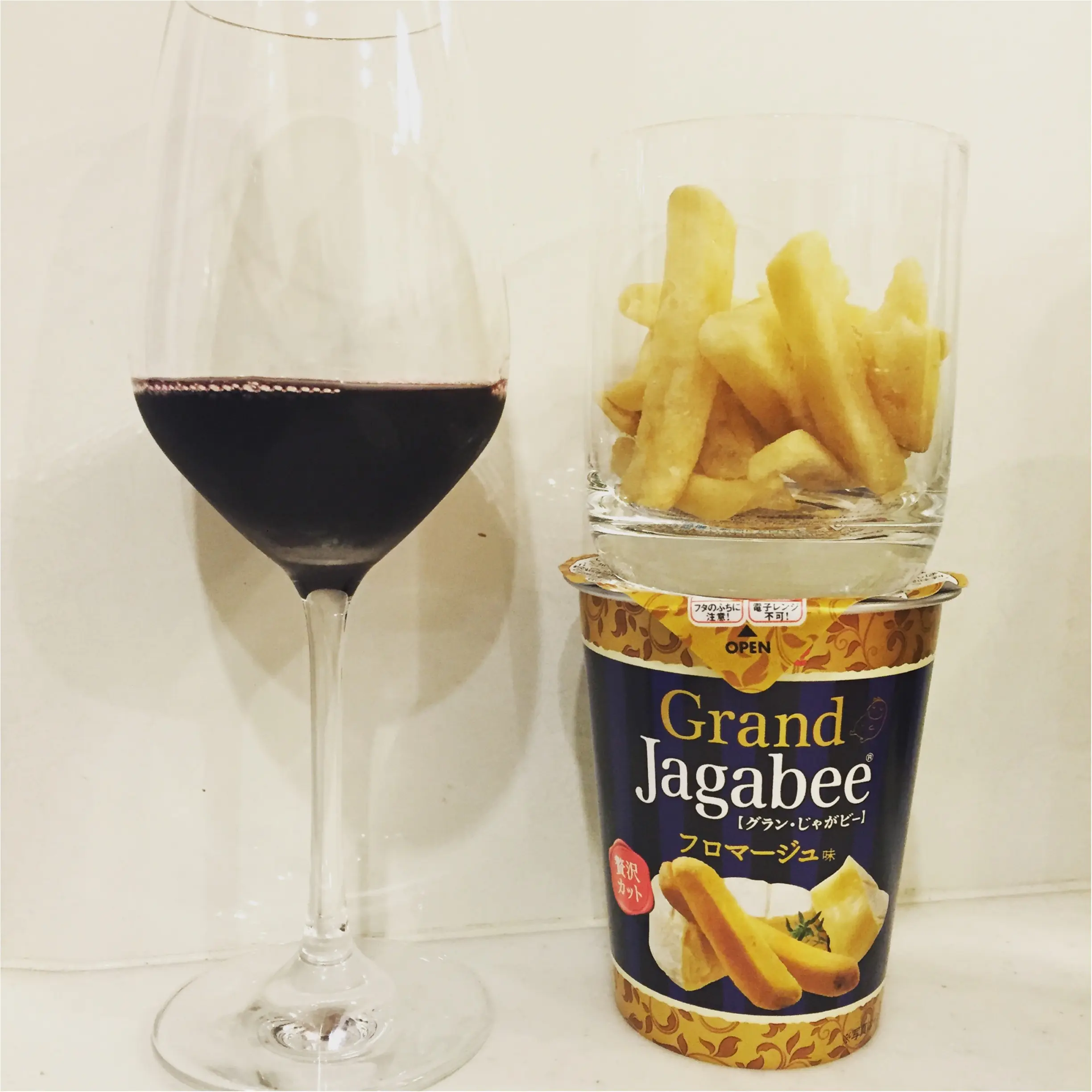 【おすすめマリアージュ】ワインに合うスナック菓子♡Grand Jagabeeフロマージュ味 × 若くて軽めの赤ワイン✨≪samenyan≫_2