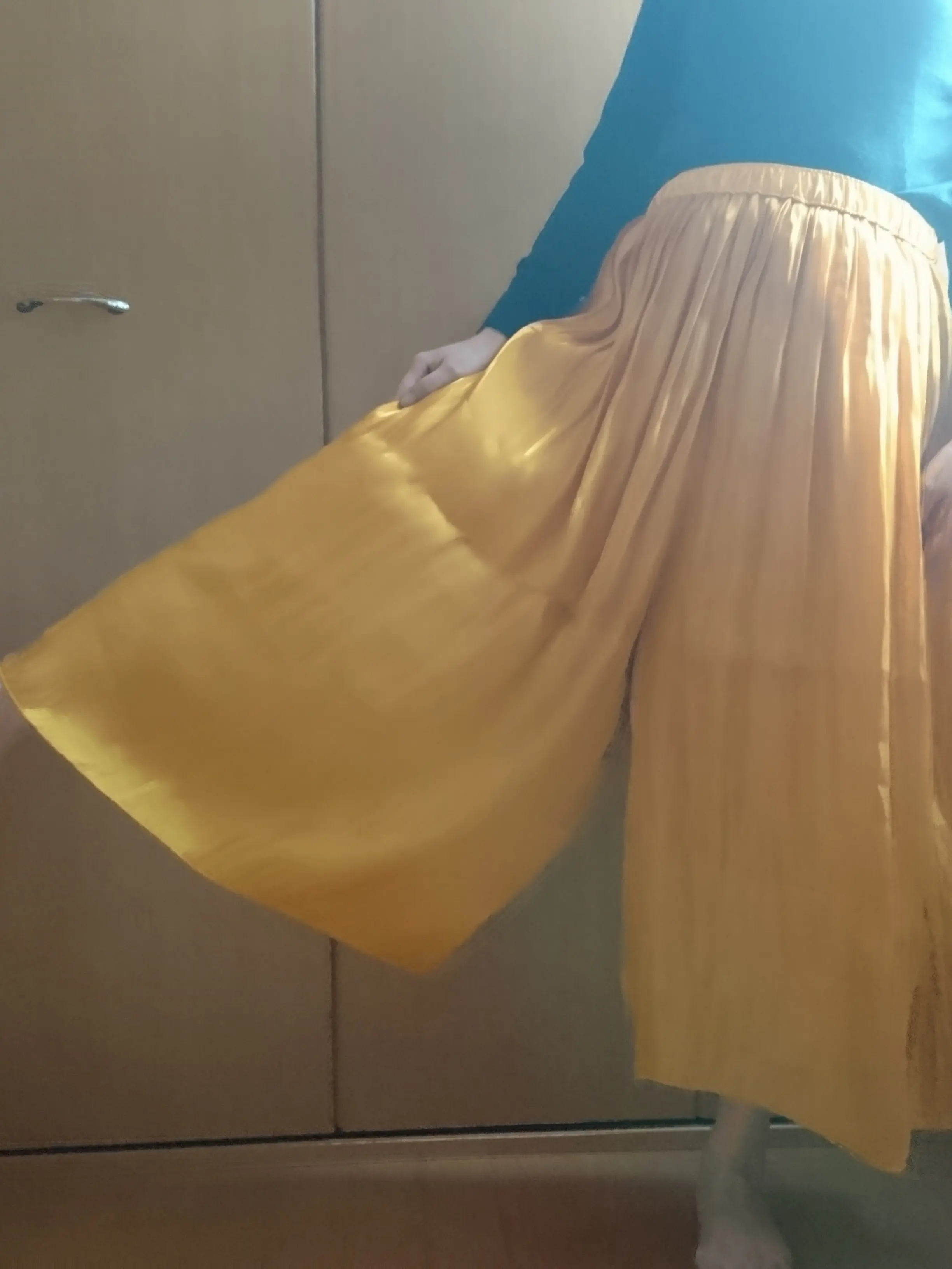 冬物最終セール☆ 春夏も着れる明るめカラーと花柄が狙い目!_5
