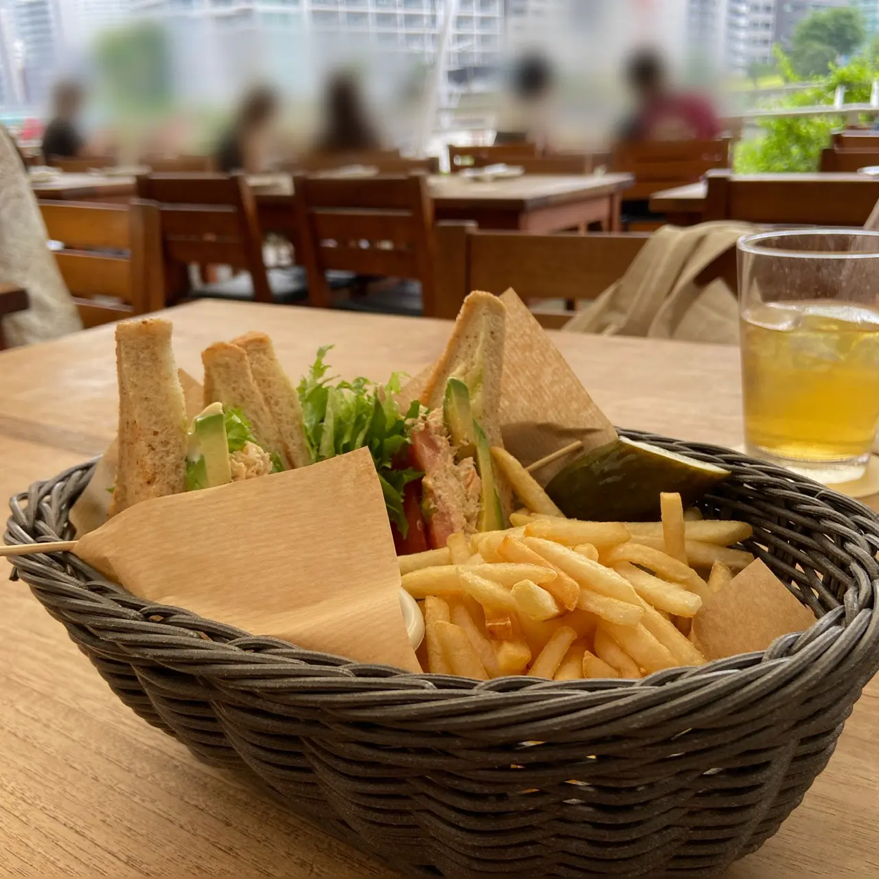都会の運河を眺めながら、テラスでゆったりランチ✴︎_5