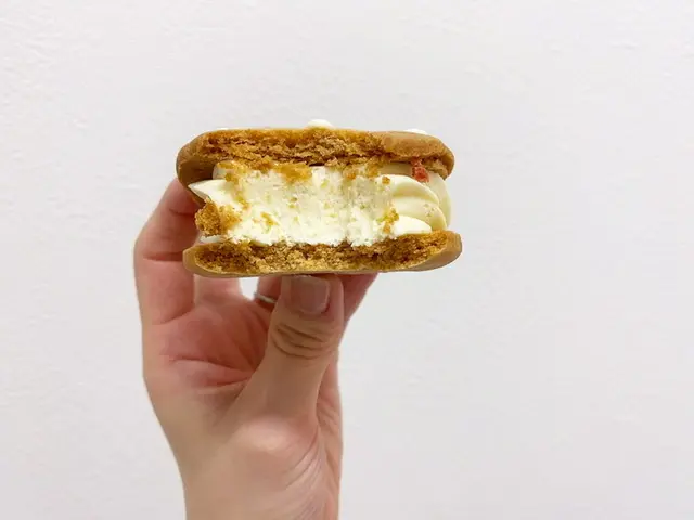 【おすすめいちごスイーツ】『セブンイレブン』新作クッキーサンドが美味しすぎる♡_3