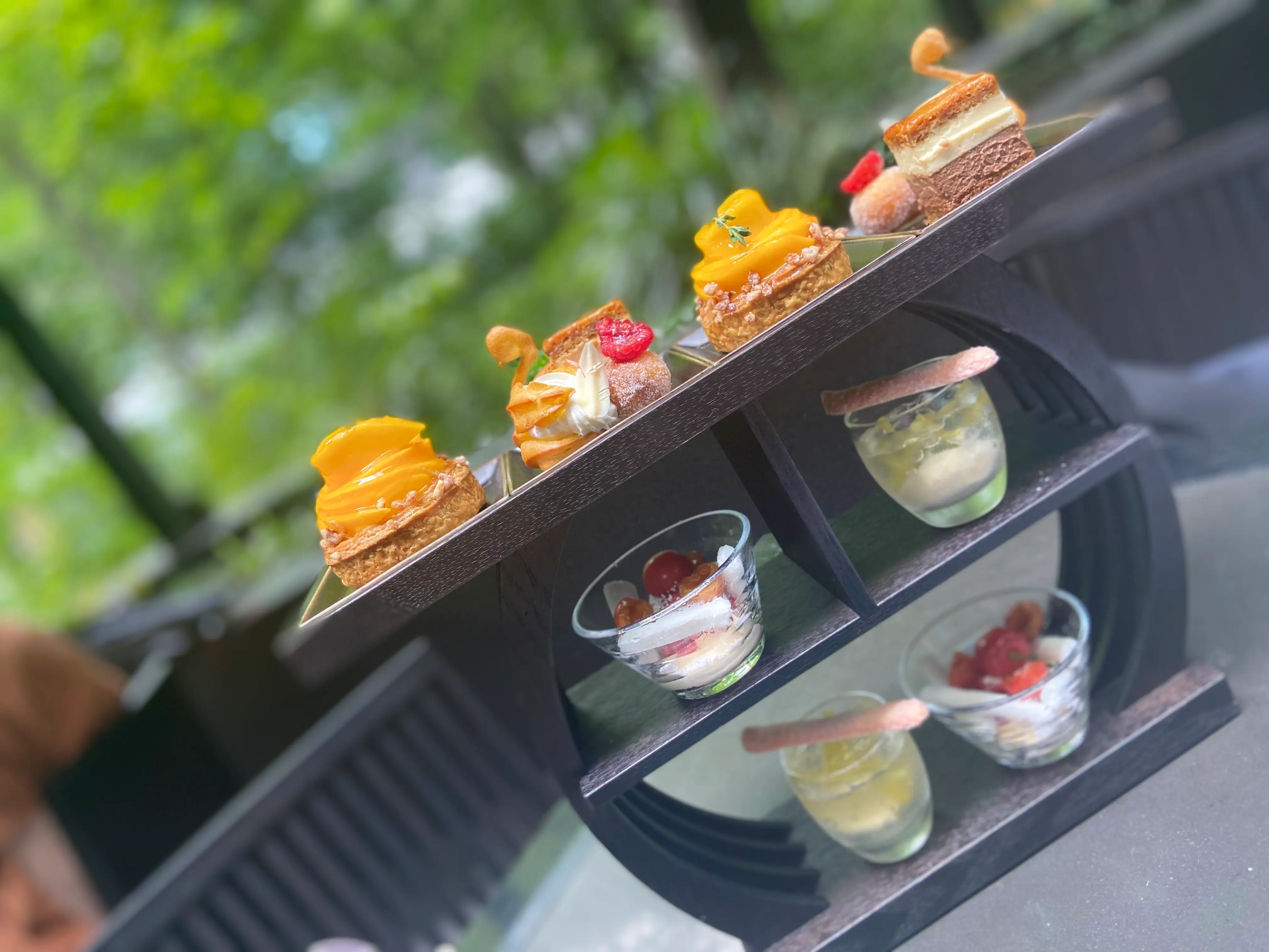 《涼しげテラスでアフタヌーンティー》大都会の中の大自然✨カフェタイム【ザ・カフェ by アマン(The Cafe by Aman)】_1