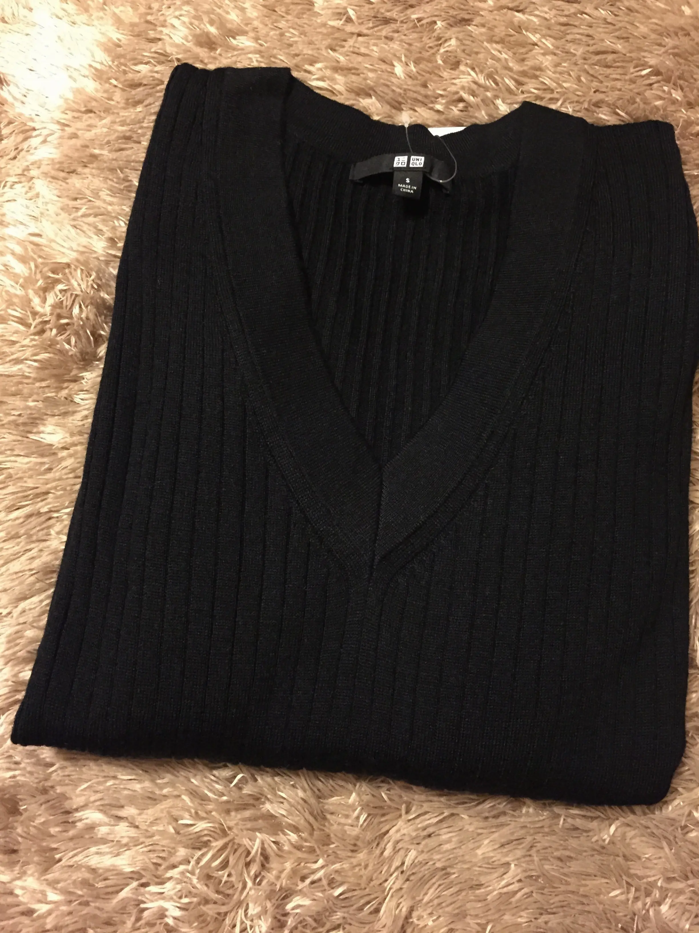 ♡待ってました!【ユニクロ】リブVネックセーターが期間限定1990円!GUスカートと合わせてプチプラコーデ作っちゃいました♡_1
