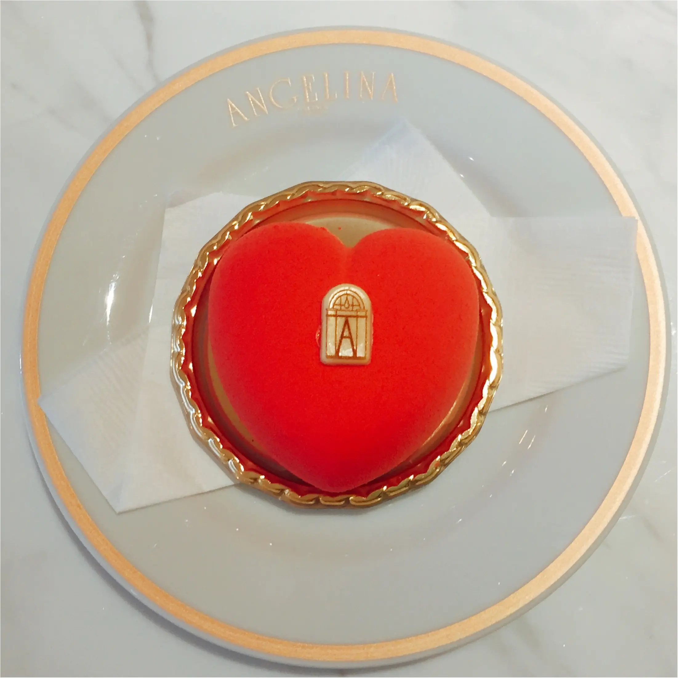 【バレンタイン限定】1903年創業のパリ老舗サロン「ANGELINA」のハート♡ケーキが可愛すぎて食べるのがもったいない!!_5