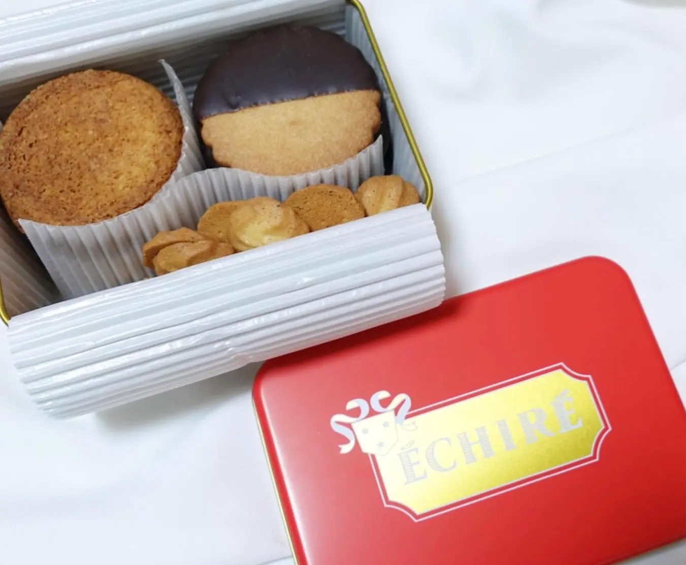 エシレ「バレンタイン限定」赤缶!「サブレショコラ」が絶品!1日50個のみ販売される!?期間限定だから急いで【阪急うめだ本店】_3