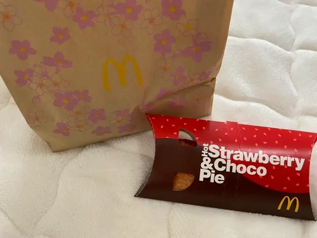 【マック期間限定】話題沸騰!ずるいチョコいちごパイの感想は?_5