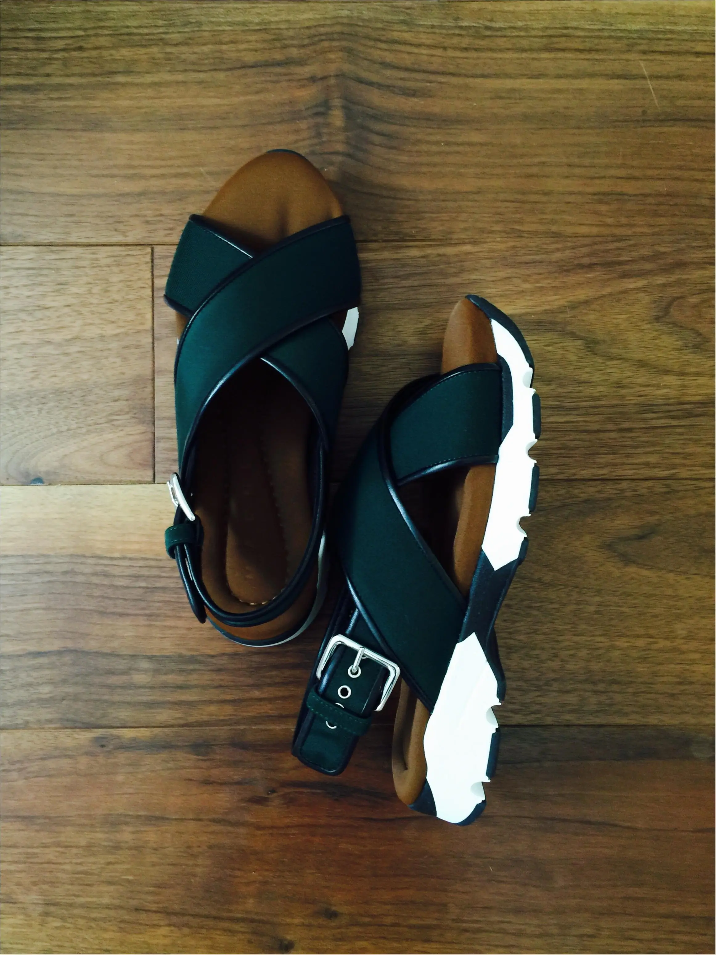 【コレ買っちゃいました!】『マルニ』のらくちんサンダル!_1