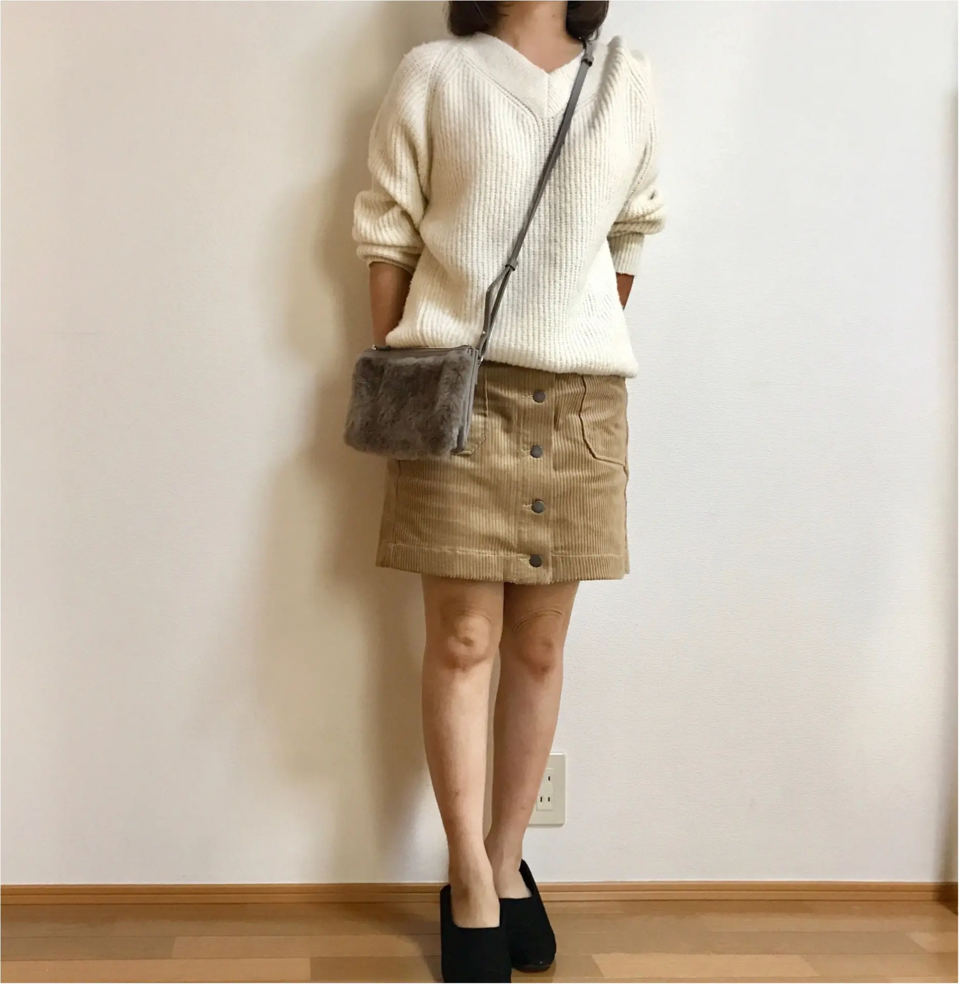 【GU】ミニスカ人気復活!トレンド感抜群《コーデュロイミニスカート》が大人可愛い_6