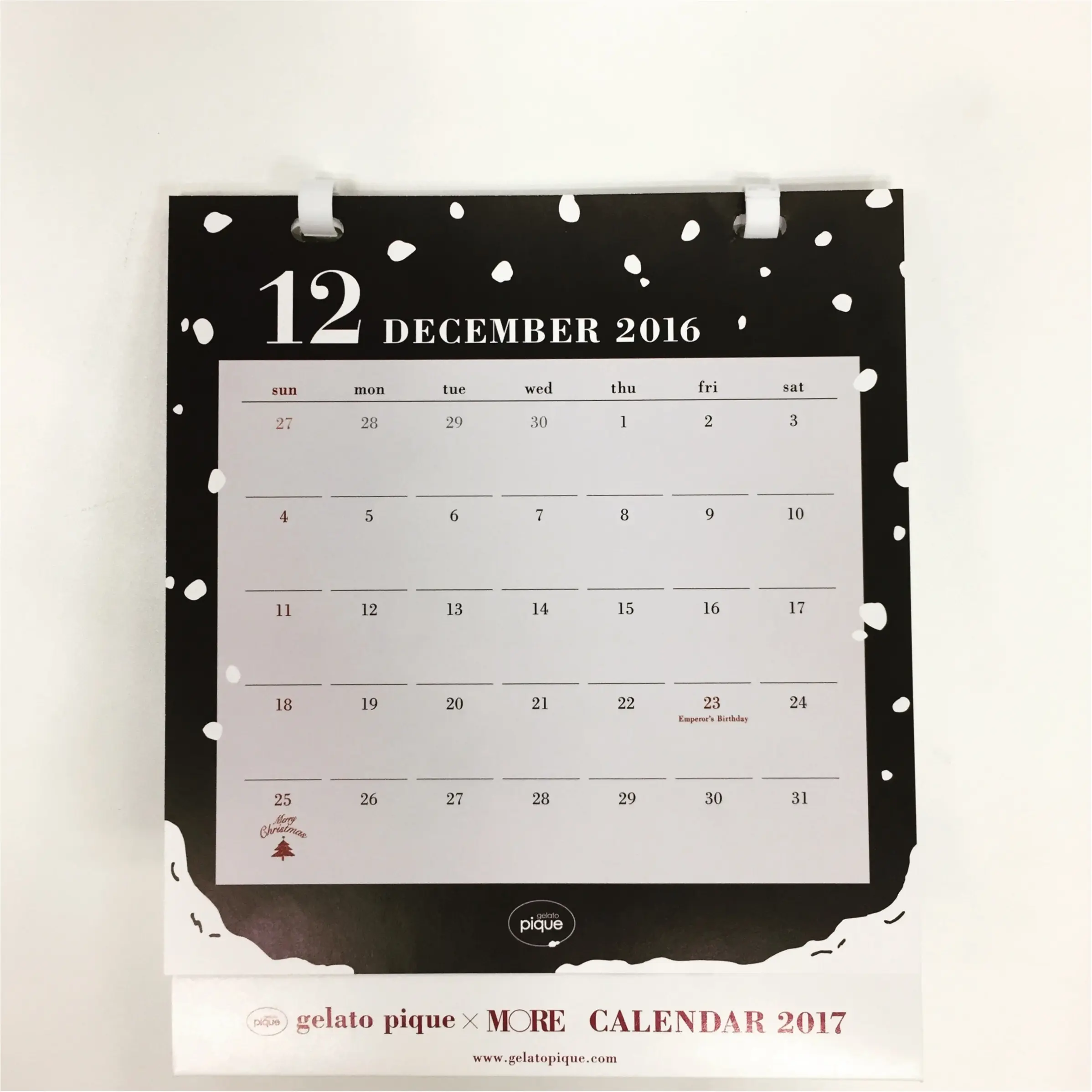 嵐の5人が表紙!豪華ジェラピケW付録にも注目☆ MORE1月号は11/28発売!_3