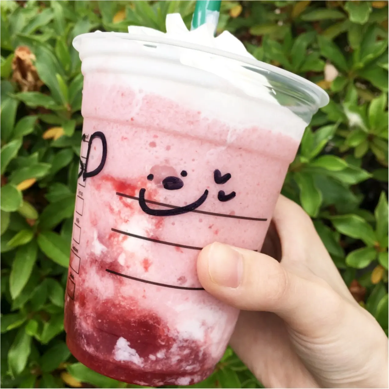 大人気!スターバックスのいちご♡ストロベリーディライトフラペチーノ_3