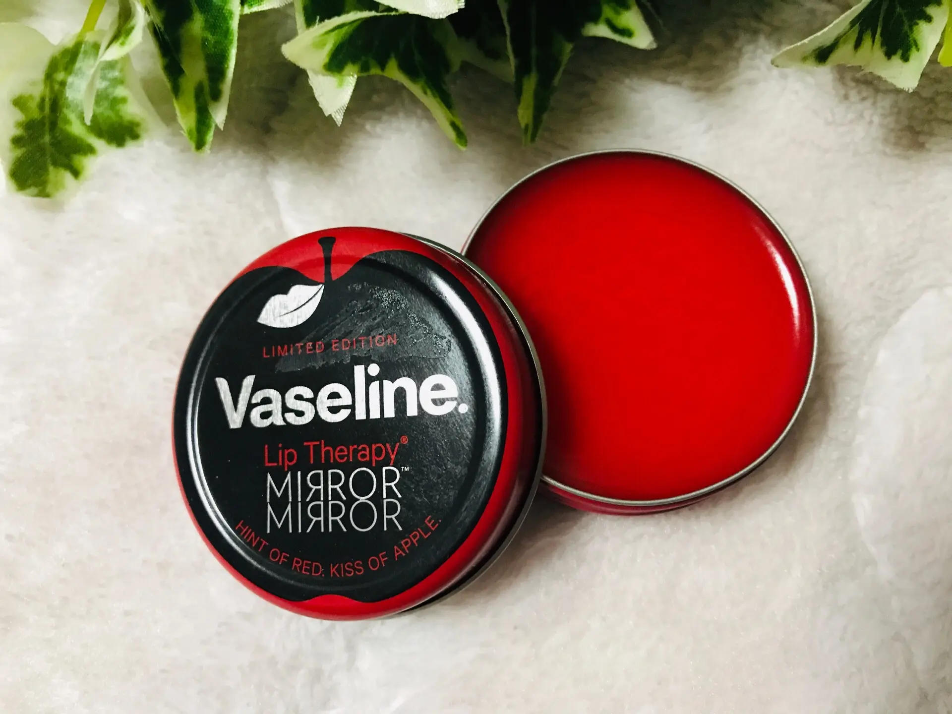 【Vaseline】2018年限定!保湿力を誇る大人気リップから《アップルの香り》が限定販売中♡_2