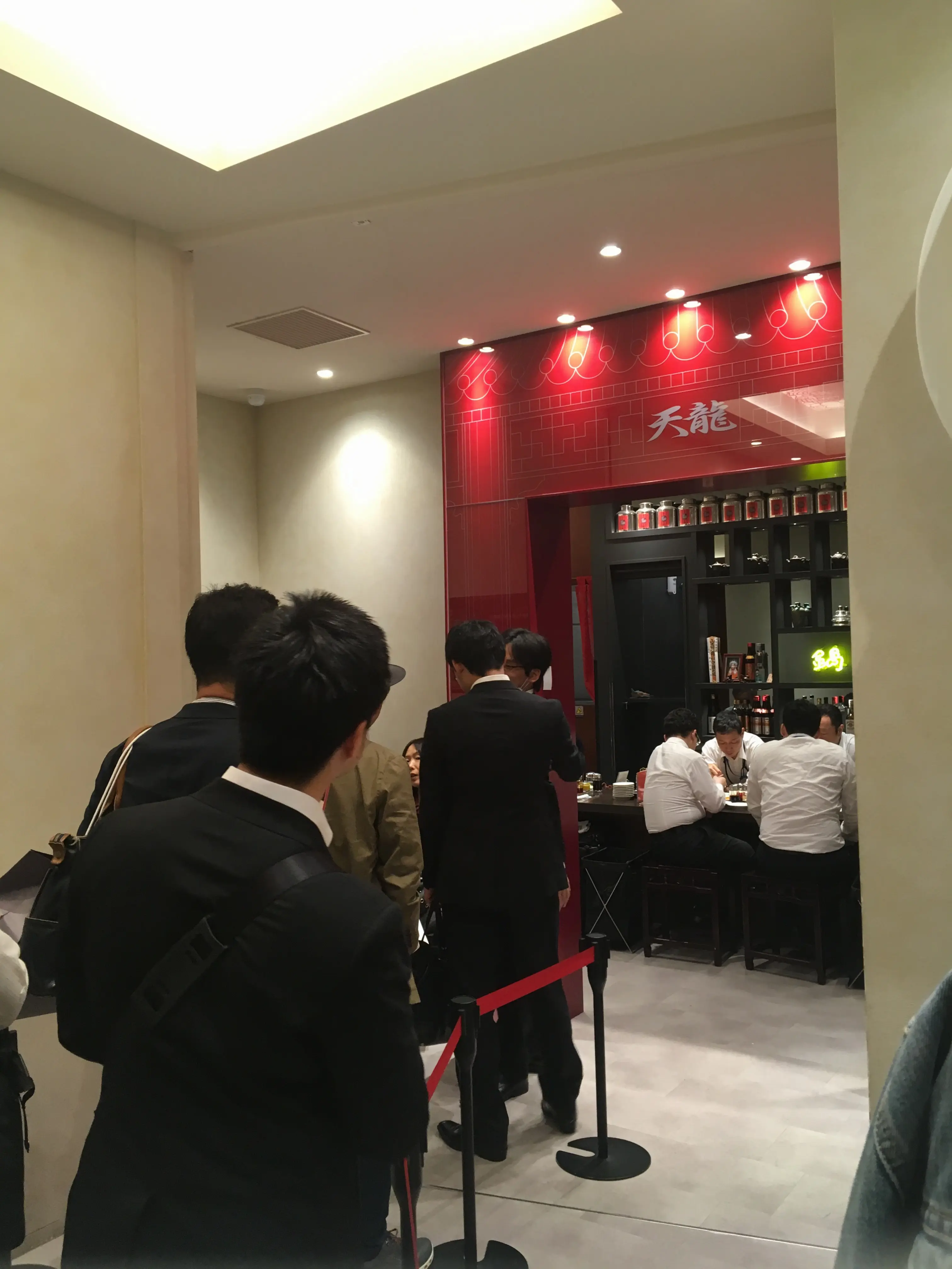 女性に嬉しい!!!におわない外はパリパリ!中はじゅわーの絶品餃子はなんと40分も餡を練っている!!?銀座★天龍★_2