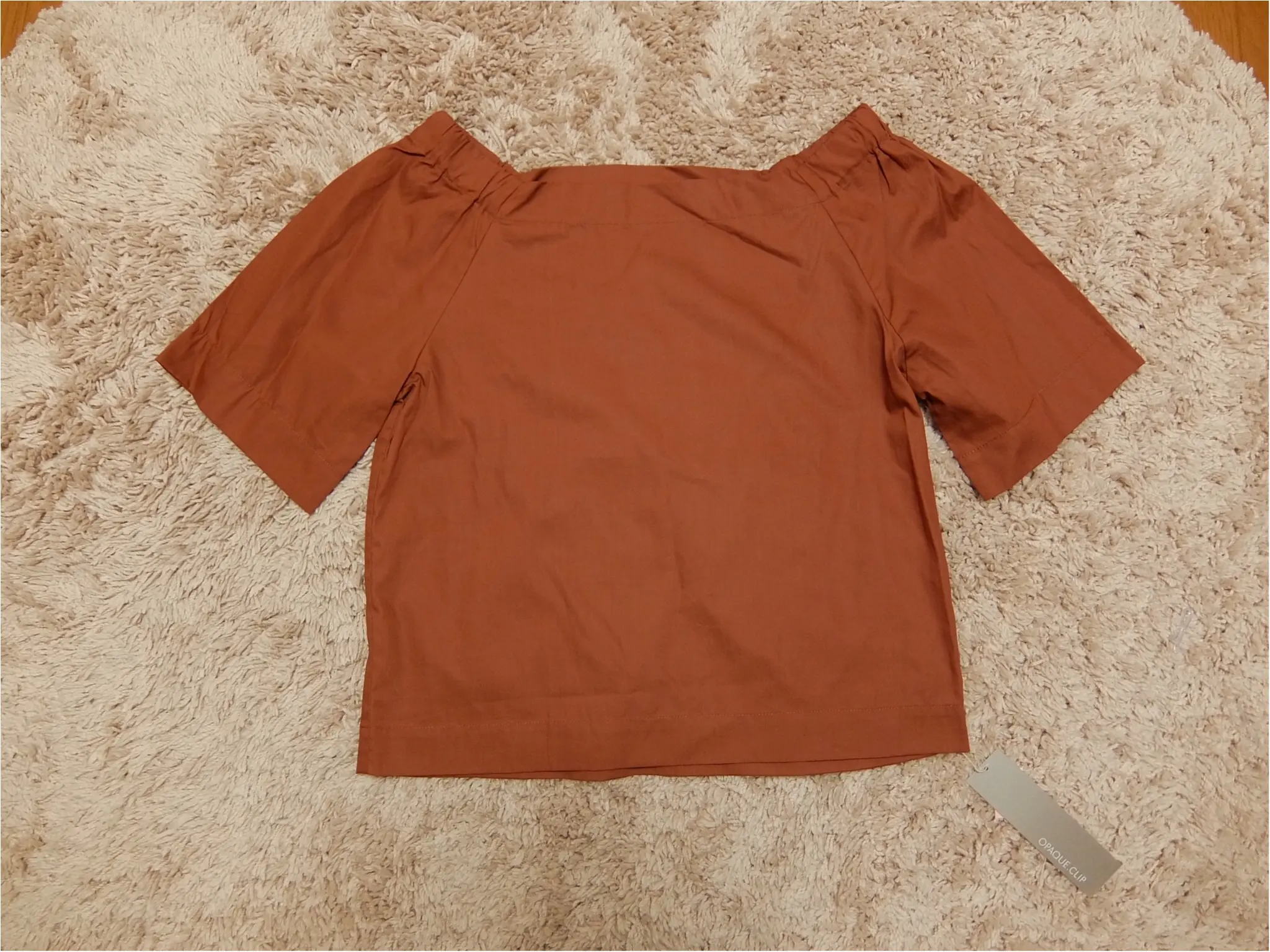 1着でこなれ感UP♡セールで【テラコッタ】×【オフショル】トップスをGETしました。_2