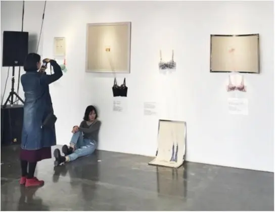 上海で話題の下着リサイクル展_2