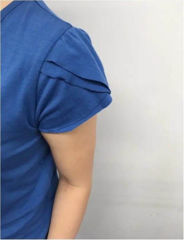 今日のオフィスコーデ★【Fashion】夏はさわやかブルーのトップスで★_6