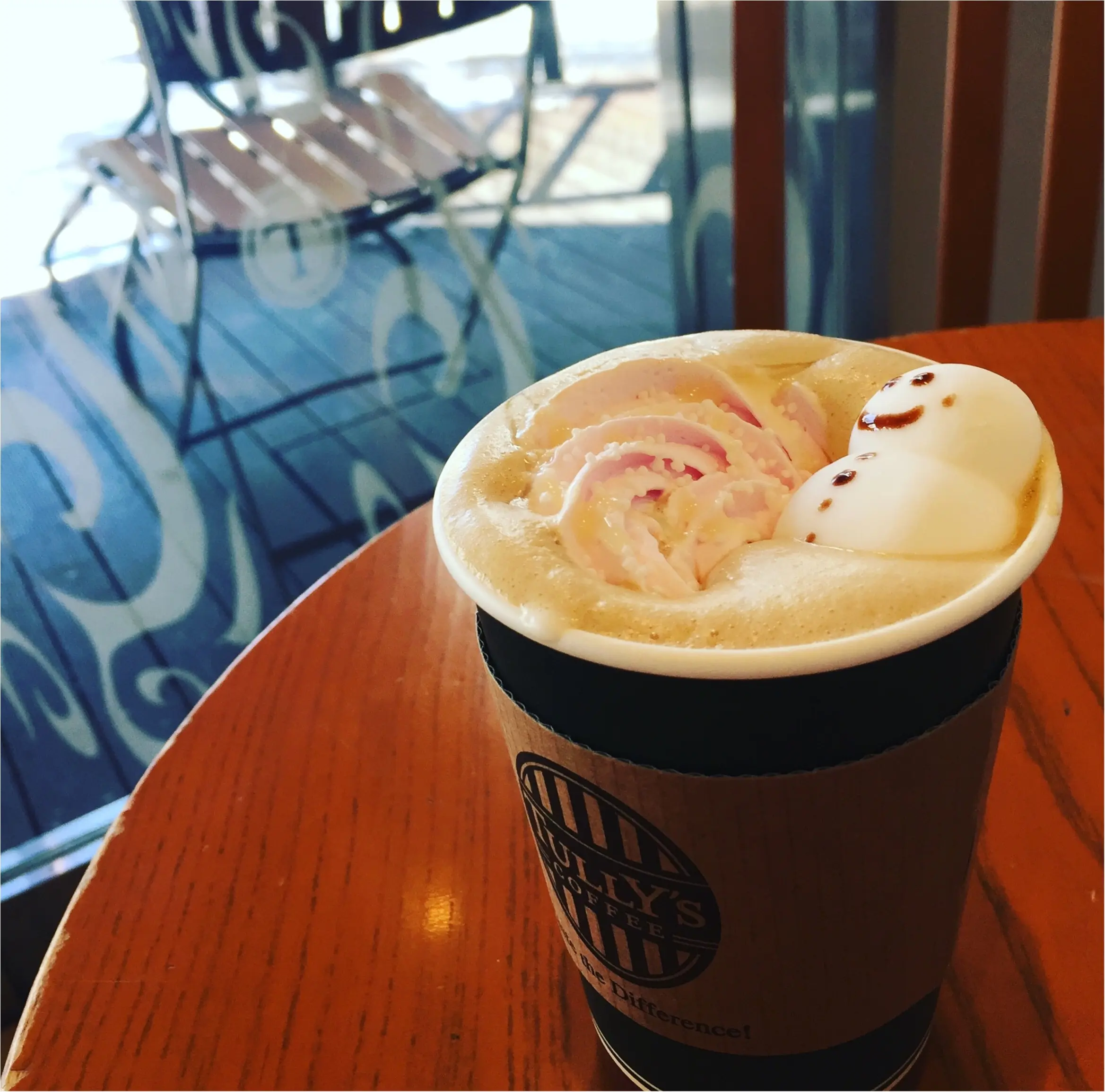 【タリーズコーヒー】都内に降り積もった雪を見ながら可愛い《スノーマンラテ》をいただいてきました❤︎_2