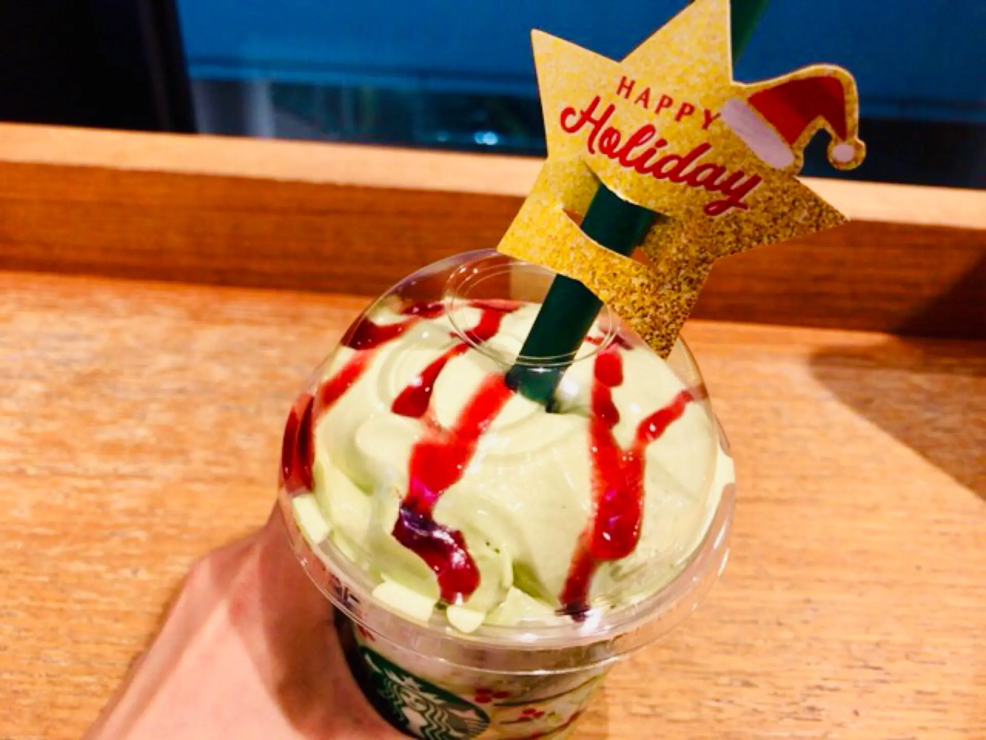 【スタバ】まるでクリスマスツリー★ホリデーシーズン第3弾は《ピスタチオ×ラズベリー》_3