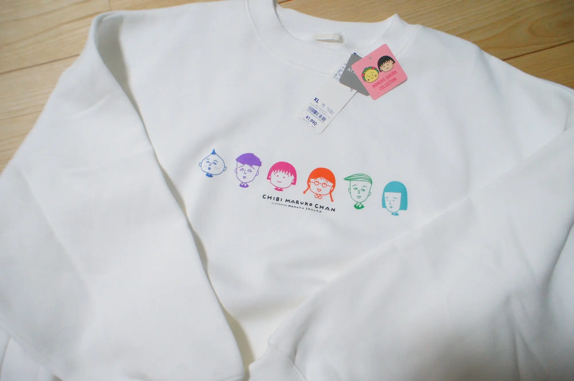 『GU』の「MOMOKO SAKURAコレクション」からスウェットプルオーバー