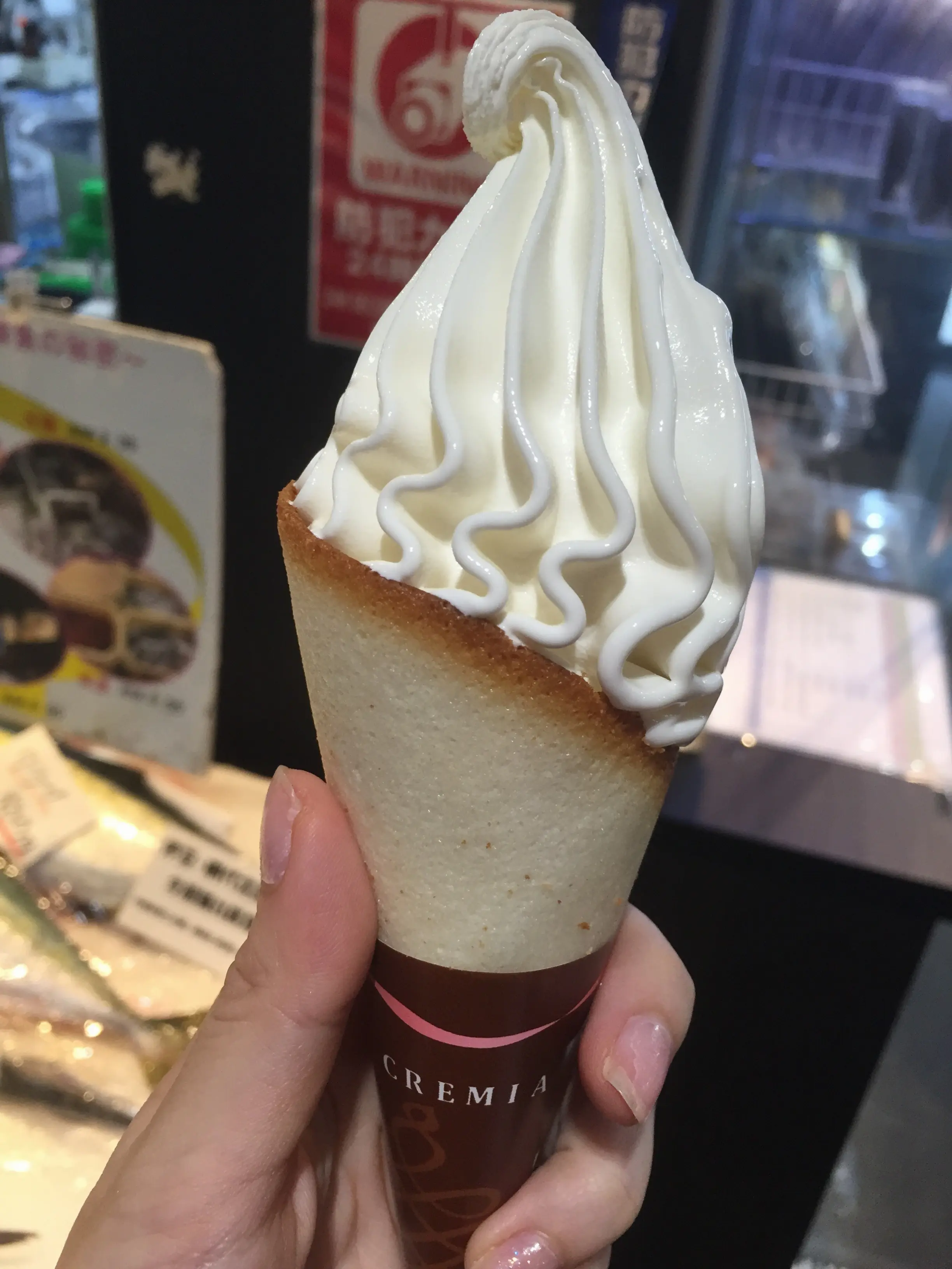 新鮮な海の幸で手軽に小旅行気分♡週末に築地ランチはいかが?海鮮丼だけじゃない!「巻かない」ソフトクリーム!?がお薦め✨_5
