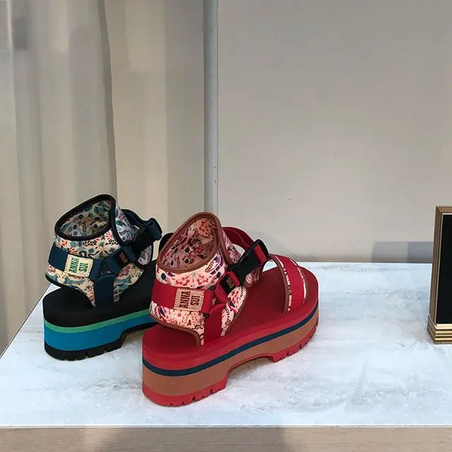 『Teva』のスポサン、発売中の『アナスイ』初コラボサンダルが可愛い!【 #副編Yの展示会レポート 】_2