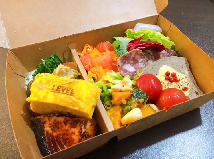 【おこもり飯】神楽坂の日仏バルの味がおうちでも楽しめる!おこもりを充実させる"LEVEL神楽坂"のテイクアウトボックス♡_2