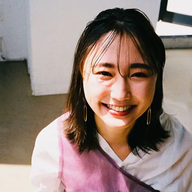 鈴木友菜オフショット