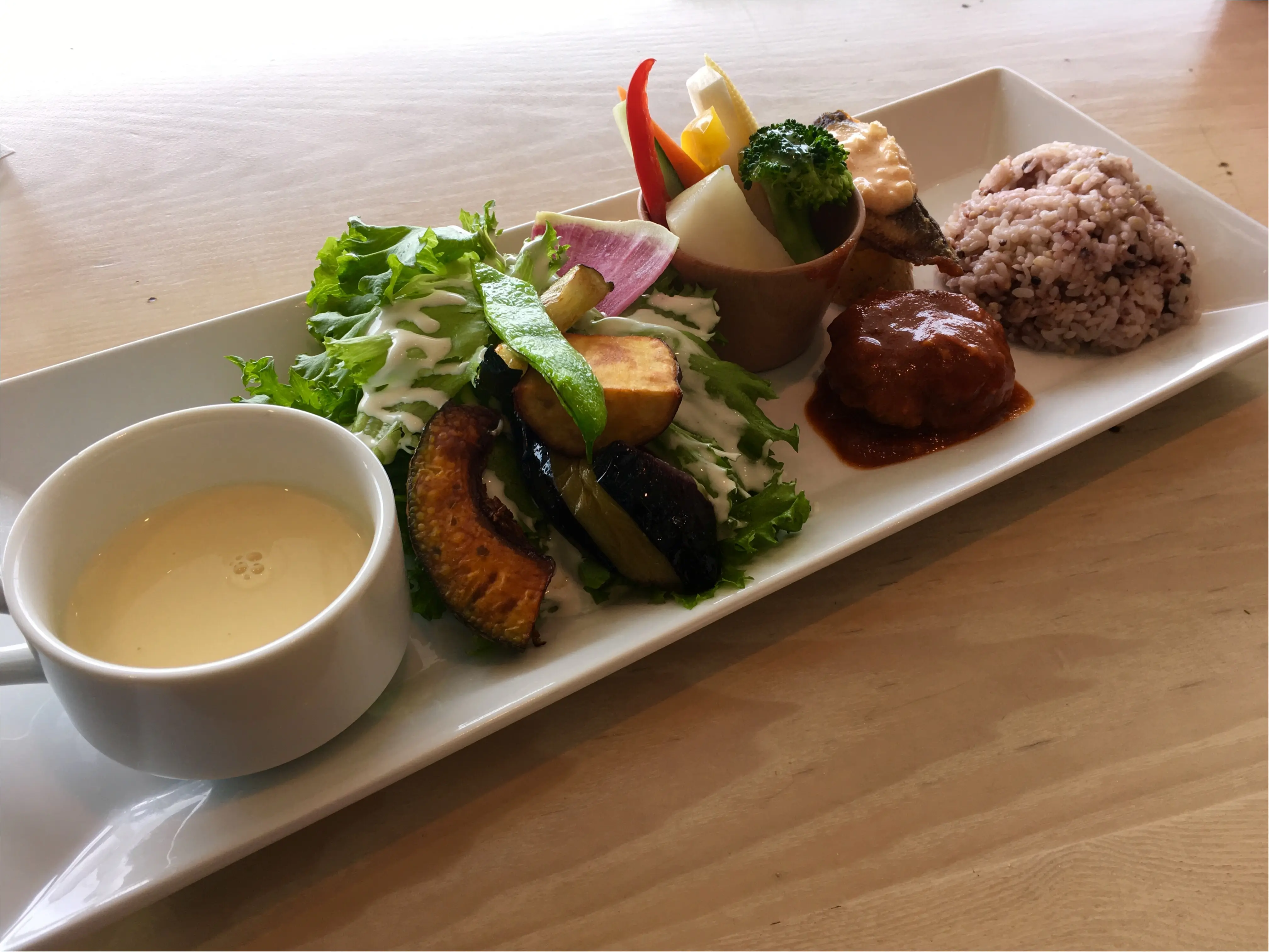 【みなとみらいグルメ】日曜日はお野菜たっぷりランチ。_2