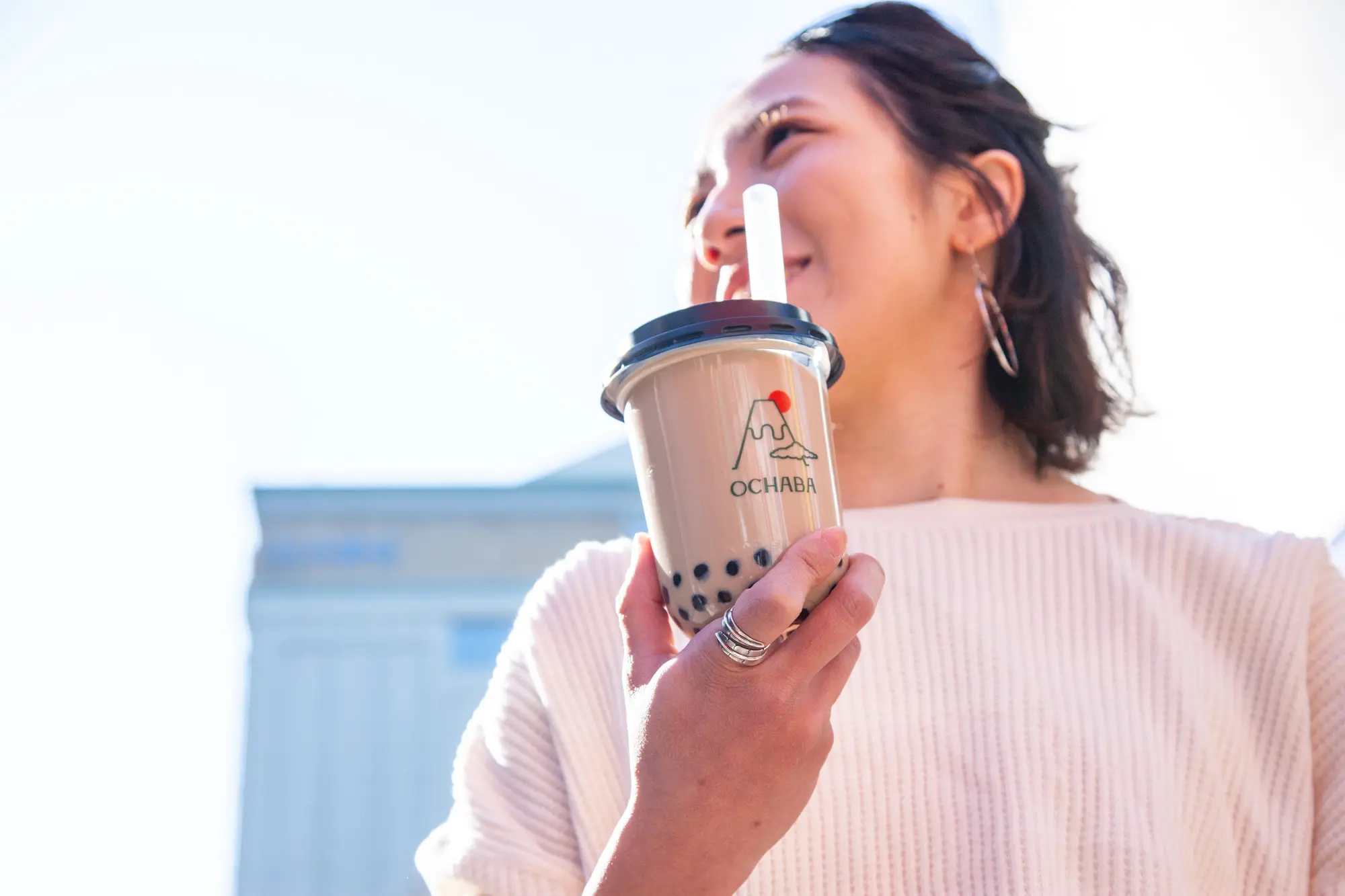 全ドリンクに“黒蜜入りわらび餅”が入ってる♡ 世界唯一の日本茶ミルクティー専門店『OCHABA』が新宿に明日オープン_2