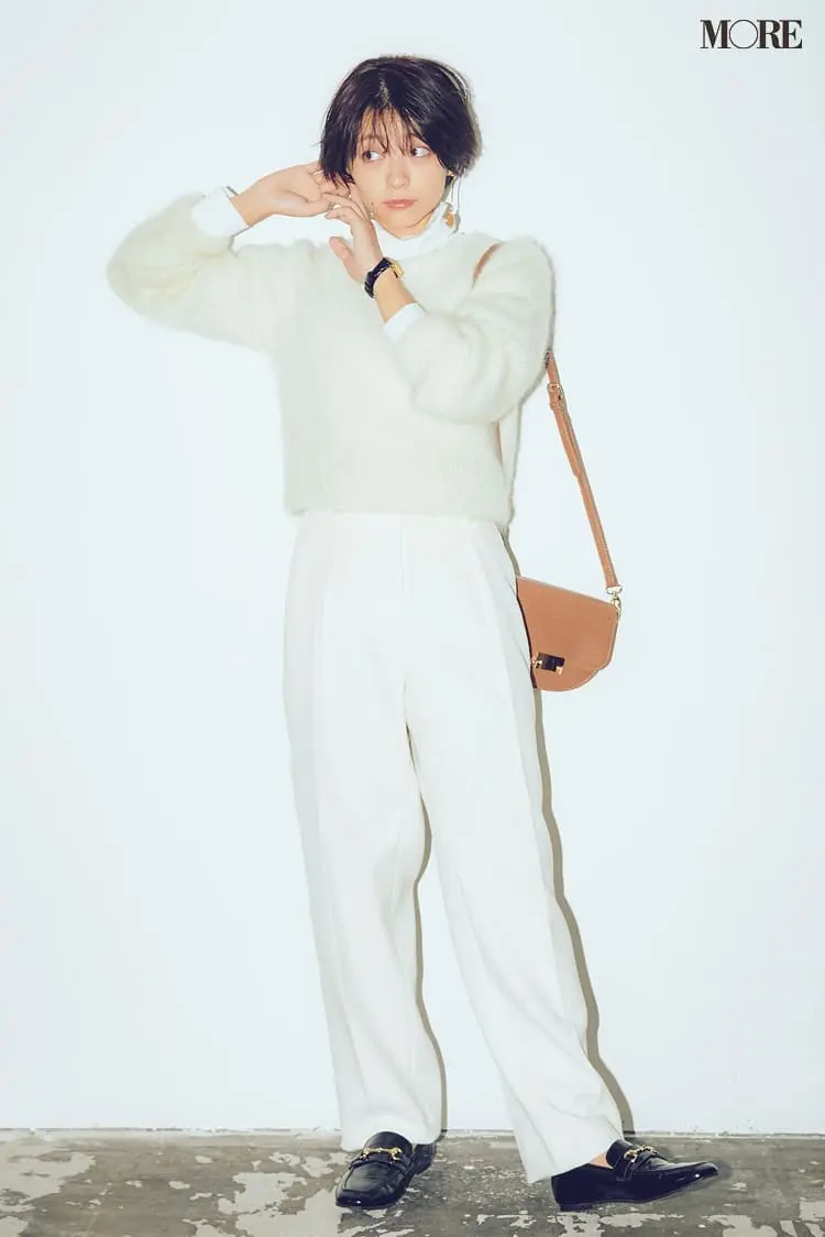 白ニットコーデ【2020冬〜春】- 着膨れしない細見えテクニックなど、白い服の最旬レディースコーディネートまとめ_33