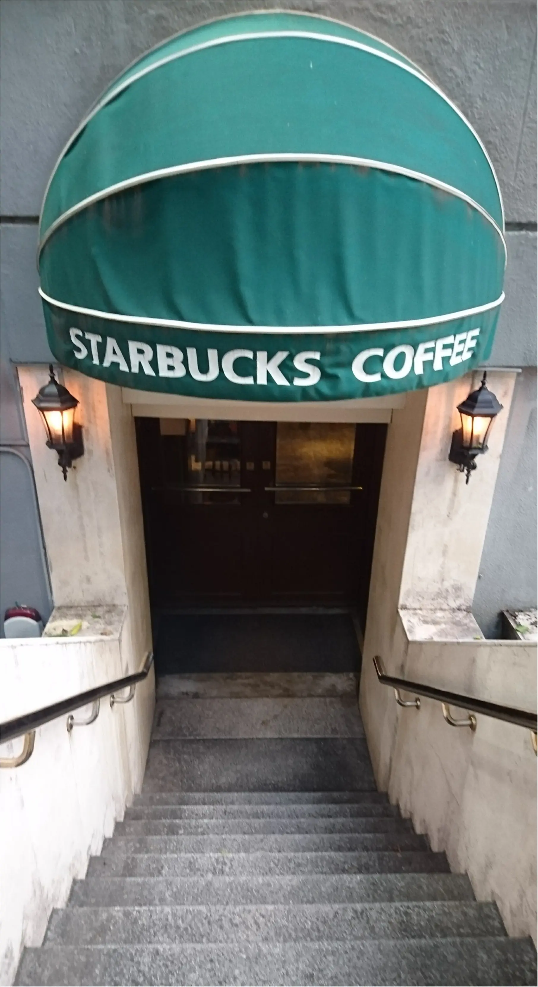 【スタバ】香港にあるレトロなスタバ_2