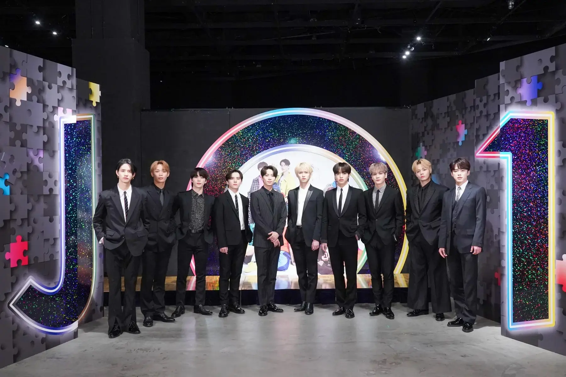 JO1が展覧会を開催