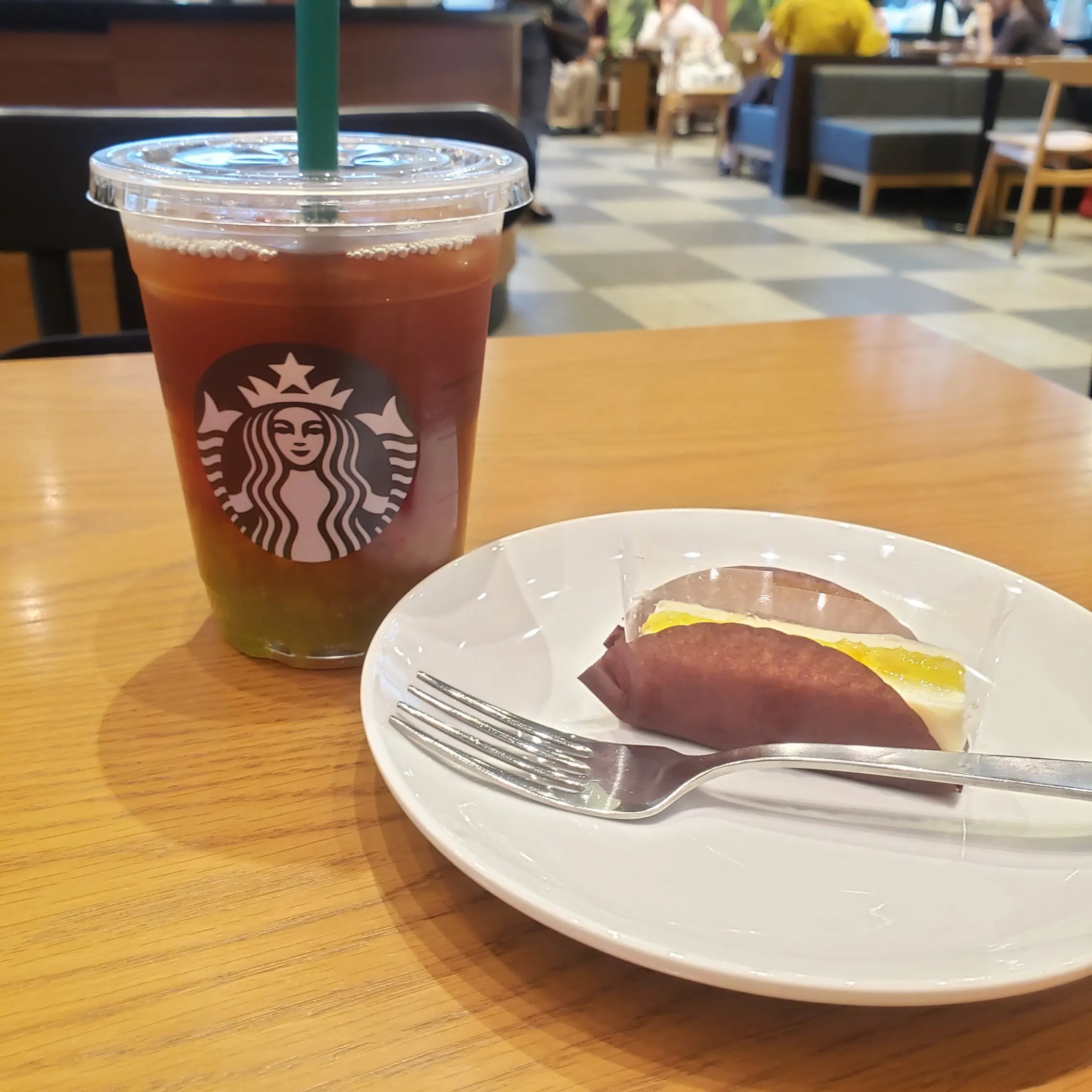 【スタバ】新作アイスティー☆PINKとGREENあなたはどっち?☆秋を先取り無料カスタマイズ_3