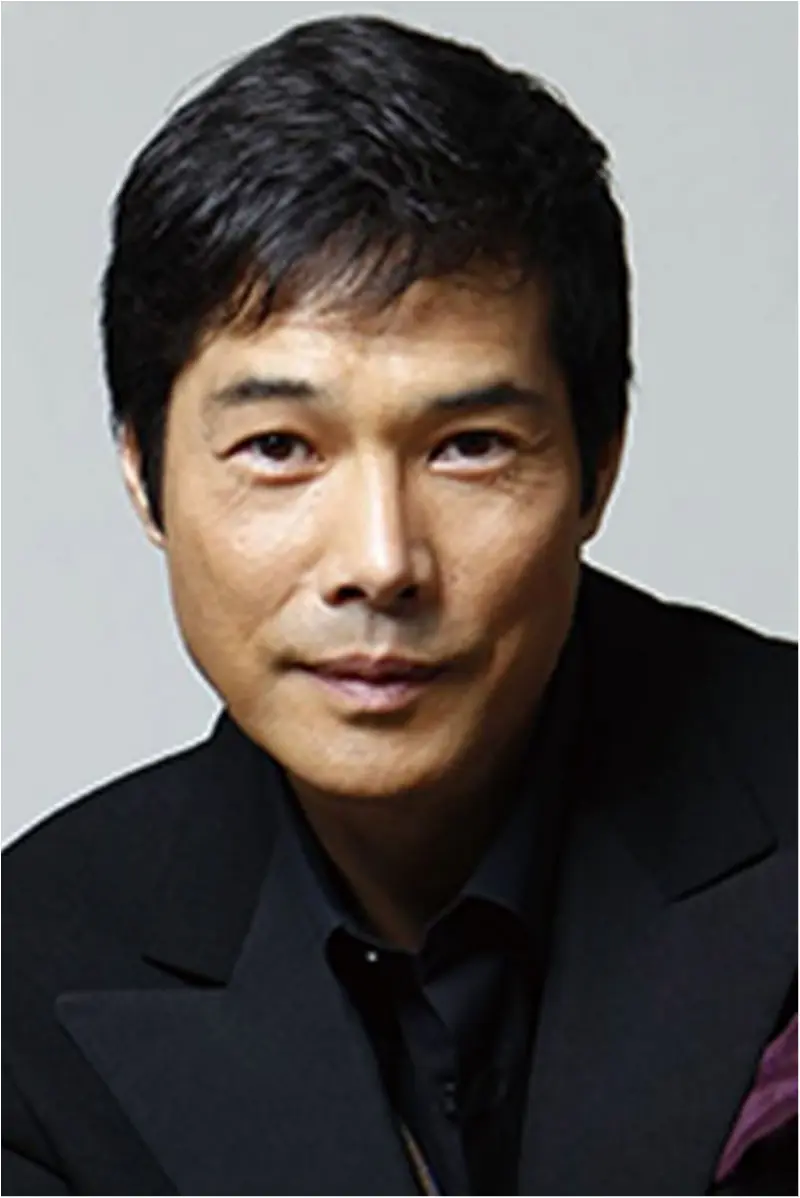 ポージングディレクター・中井信之さん直伝! デート中の「二の腕細見せ」ポージング♡_1