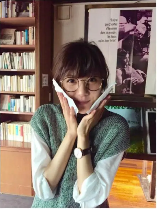 佐藤ありさスペシャルBOOKを大公開!撮影オフショットムービーも♡_1
