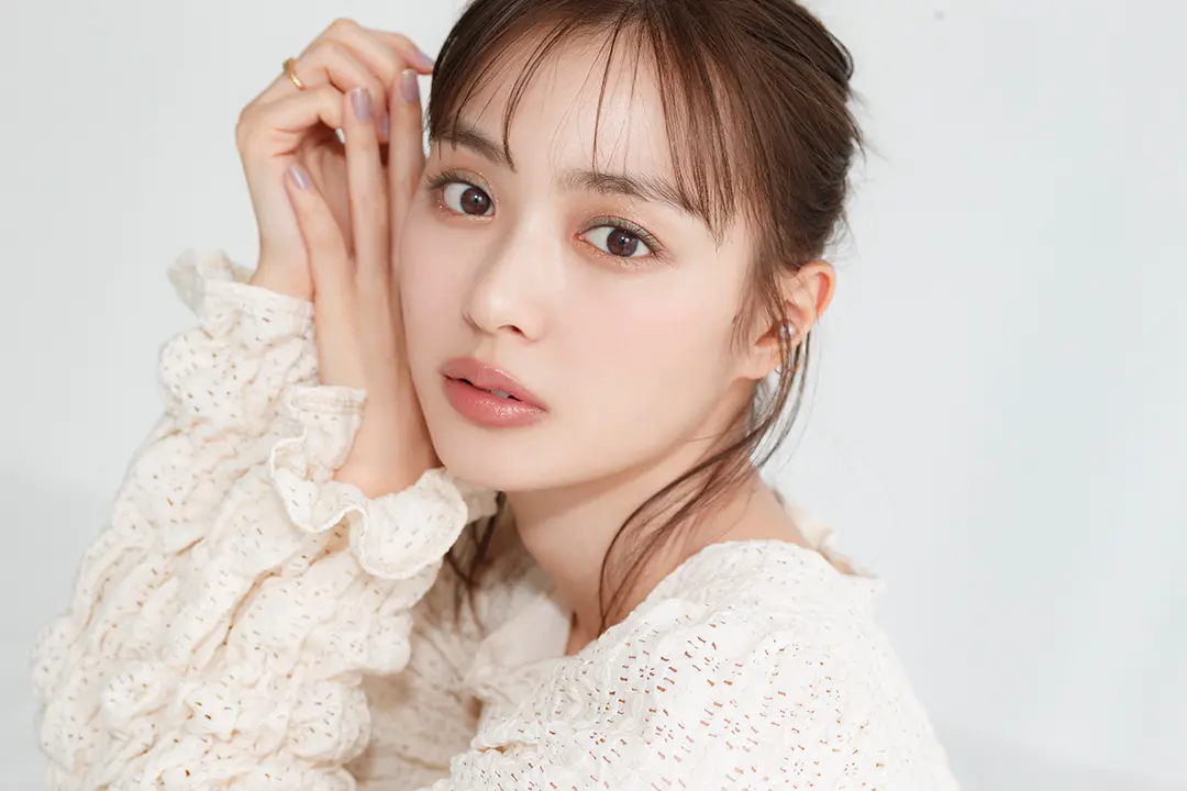 見惚れちゃうほど尊い透明感はコレで仕込める #だーりお肌を叶えるRMKの新UVケア_5