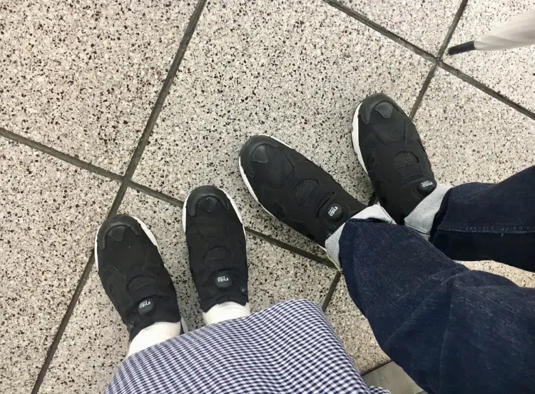 【フラット靴】通勤にも使える!ブラックスニーカーが愛せる理由♡_4