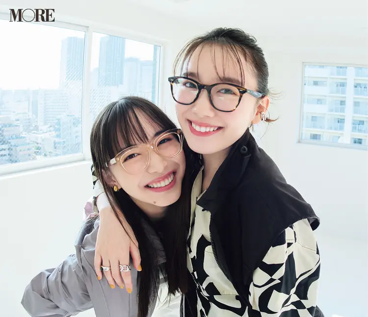 モデル／飯豊まりえ、井桁弘恵