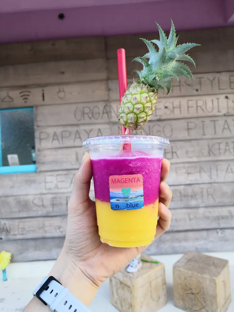 【女子旅におすすめ】LOVEがあふれたスムージー屋さんを発見♡♡インスタ映え間違いなしの《カラフルスムージー》@MAGENTA n blue 恩納村_6