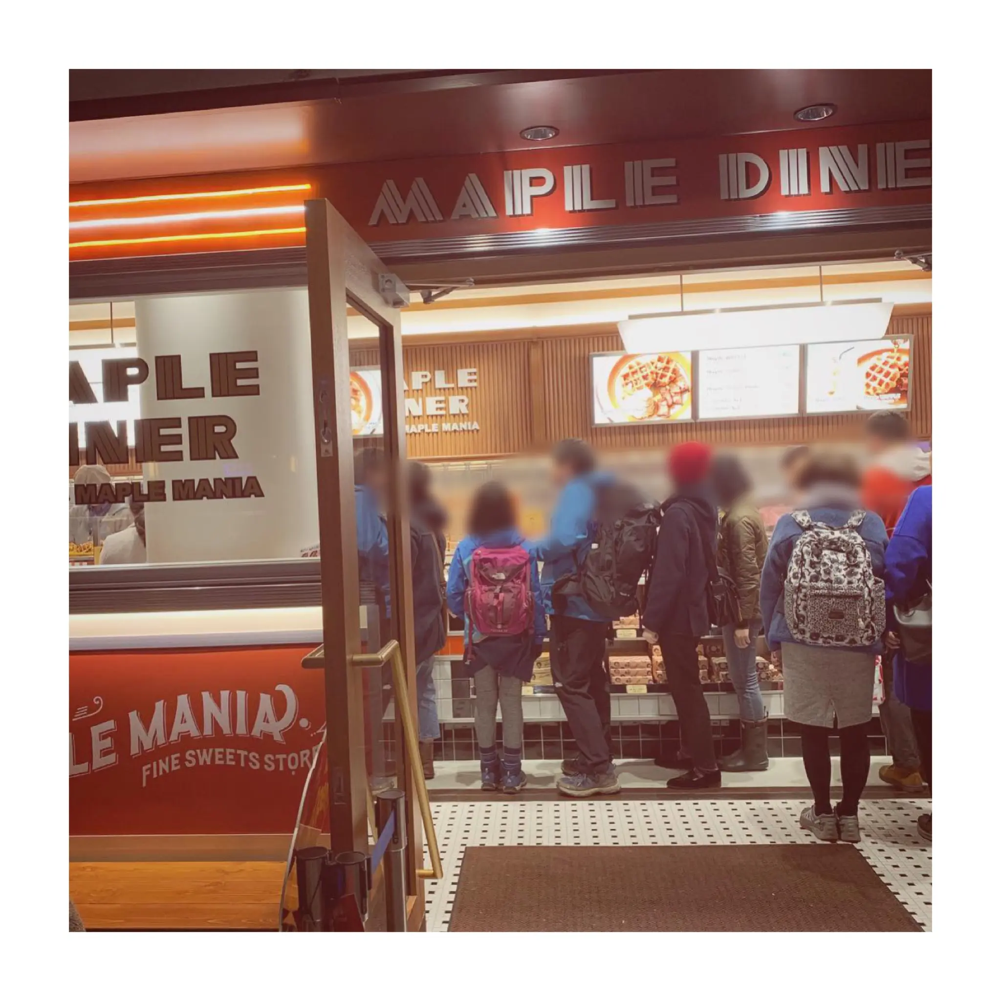 《話題のお店が12/7 新宿にOPEN!》大人気❤️【ザ・メープルマニア】の新ブランド"メープルダイナー バイ ザ・メープルマニア"の出来立てワッフルが絶品☻_1