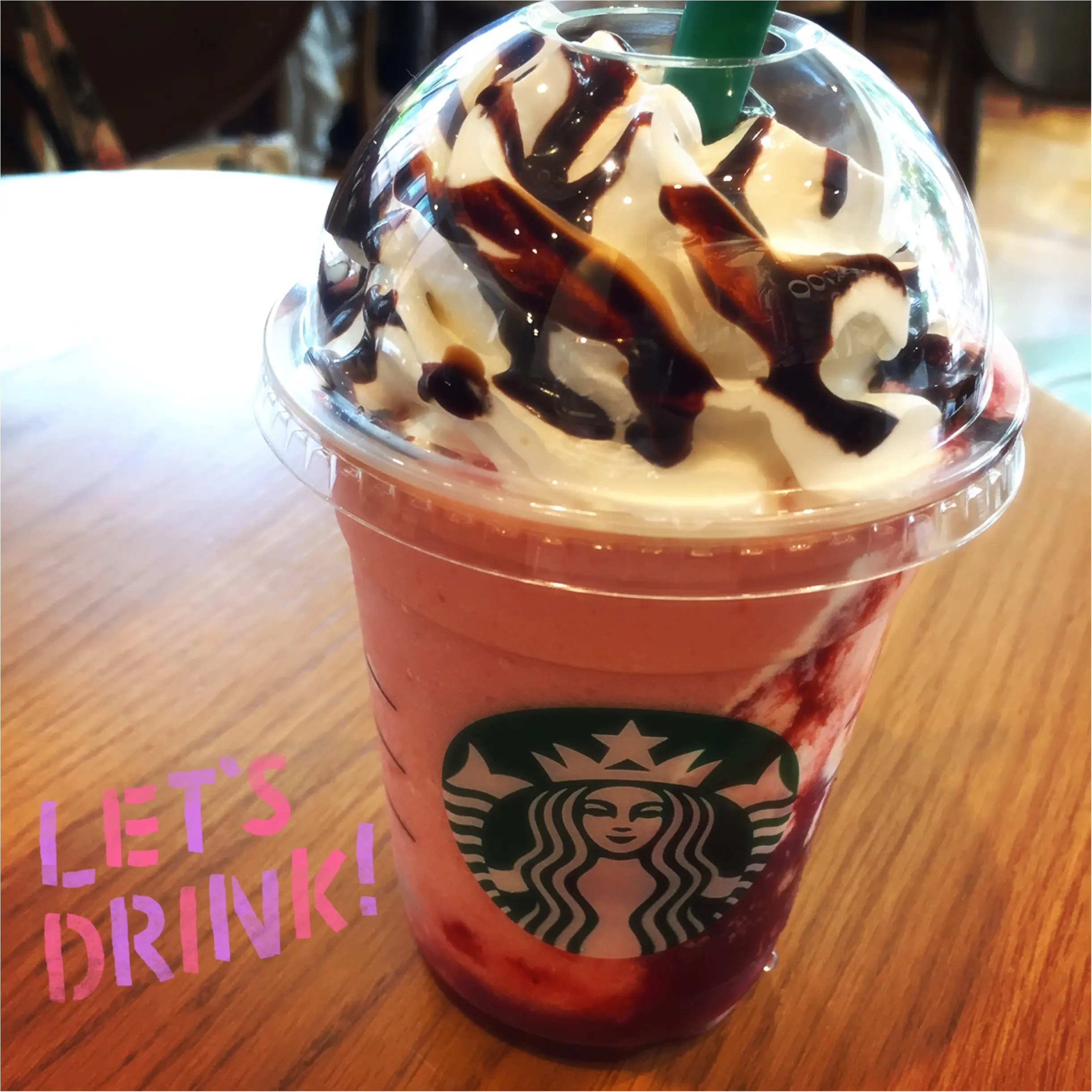 ストロベリーたっぷりの新作フラペチーノ♡_2