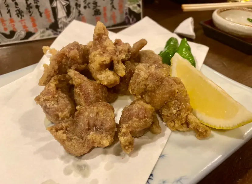 【人生最高レストラン】佐藤二朗さんが選んだ居酒屋でうまい砂肝の唐揚げをぺろり_4