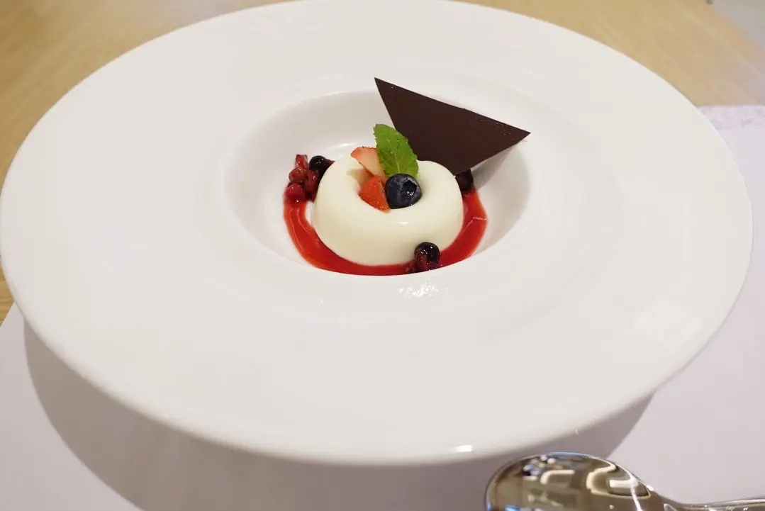【宝塚】新宝塚ホテル『アンサンブル』でランチ!Vlogつき_6